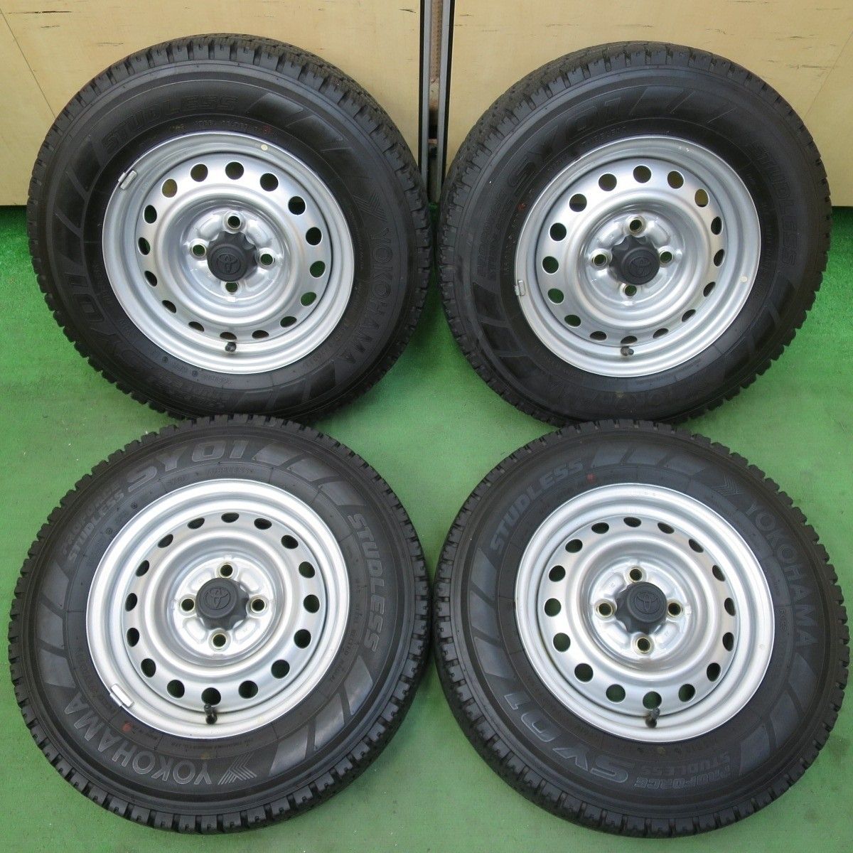 バリ溝 キレイ 9.5分 トヨタ プロボックス サクシード 純正 スチール 165R13 6PR スタッドレス ヨコハマ SY01 13インチ PCD100 4H 5040303イス