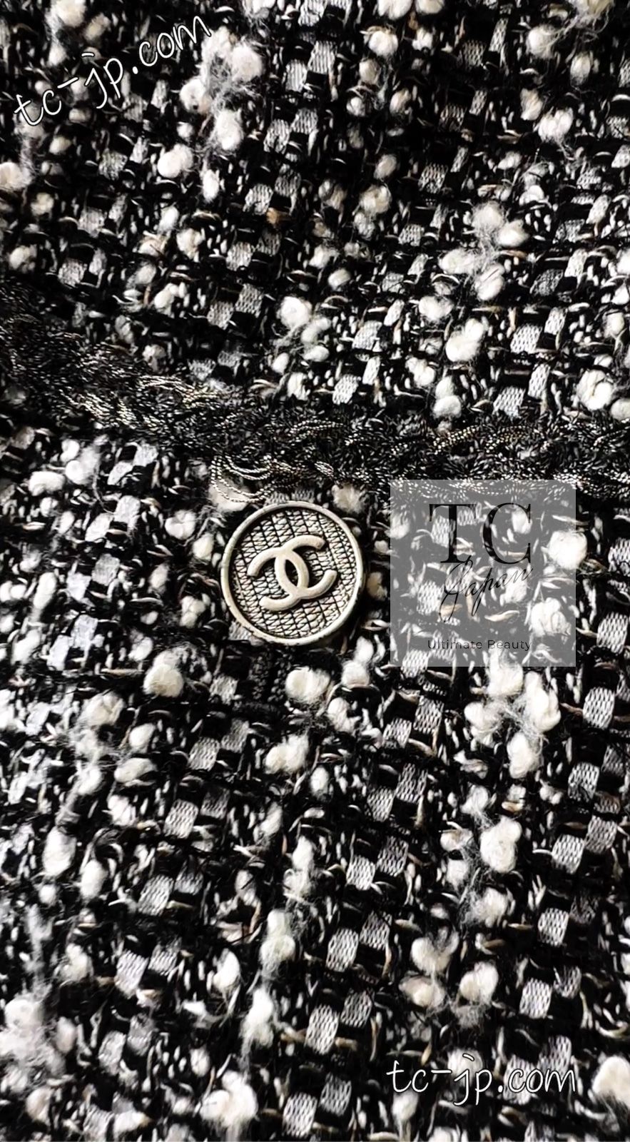 カール・ラガーフェルド　ツイード　ノーカラージャケット　ペプラム　38 シャネル ジャケット CHANEL グレー シルバー メタリック トリム