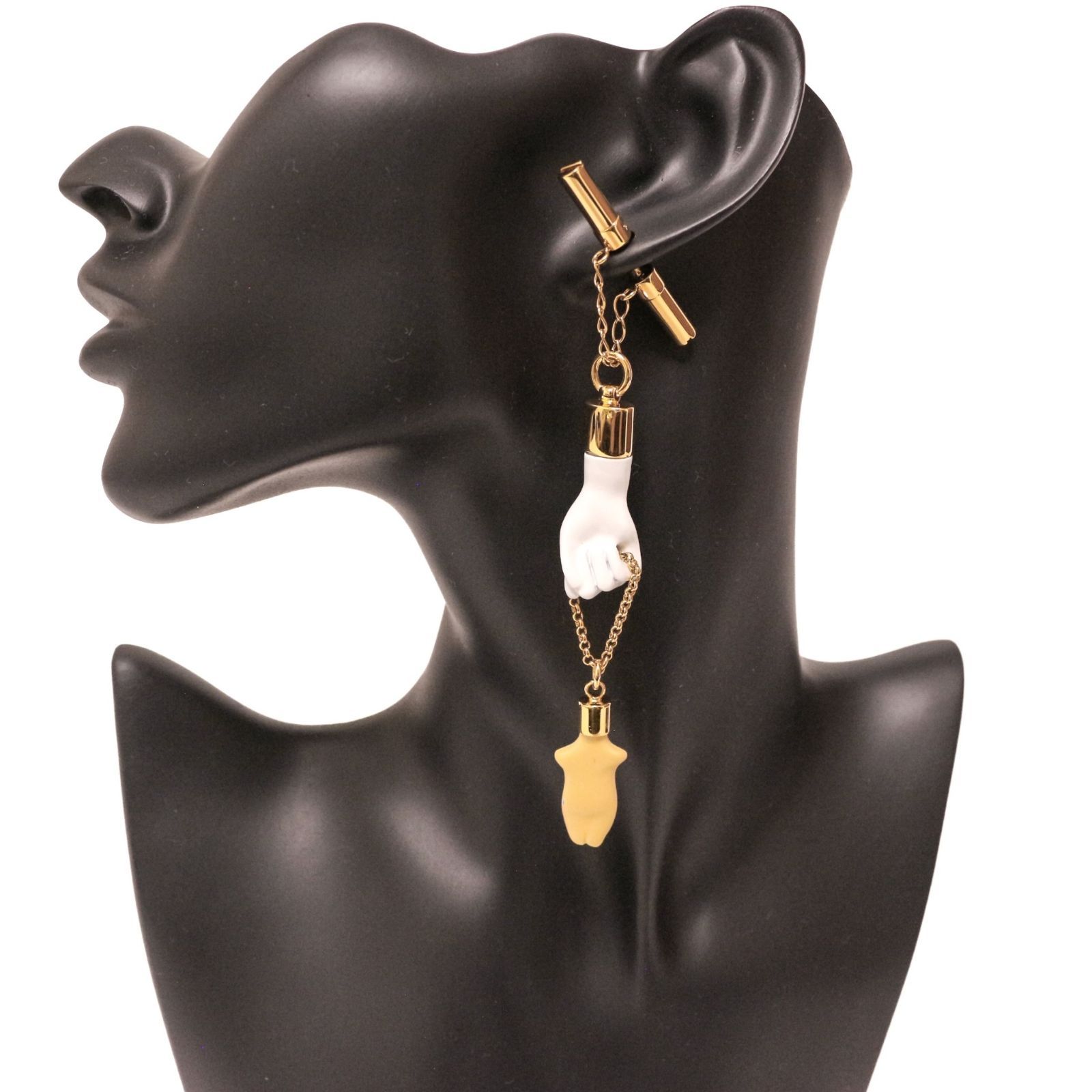 クロエ ピアス イヤーアクセサリー ハンド ボディ チェーン メタル 白 ホワイト white 金 ゴールド gold Chloe