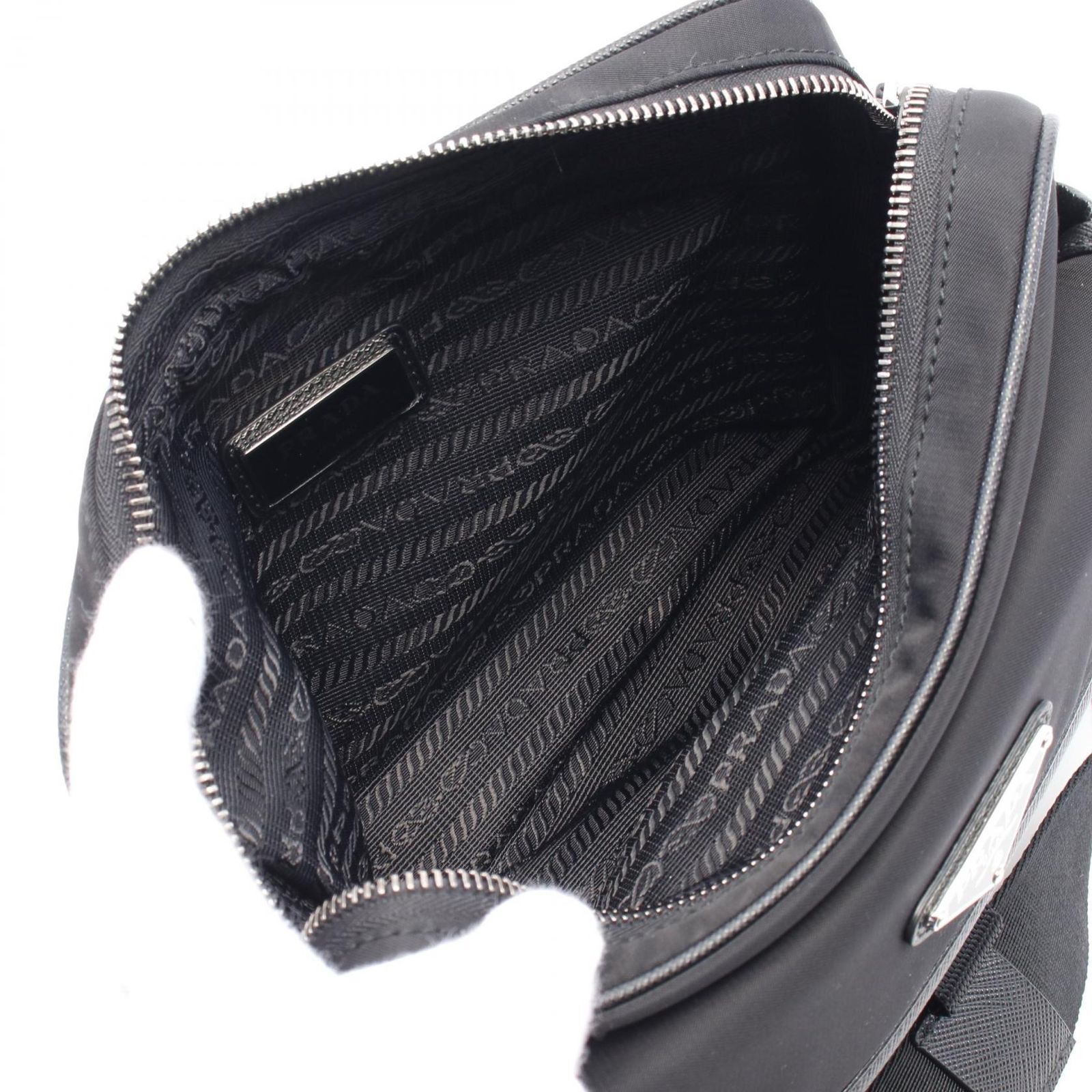 Re-Nylon ショルダーバッグ