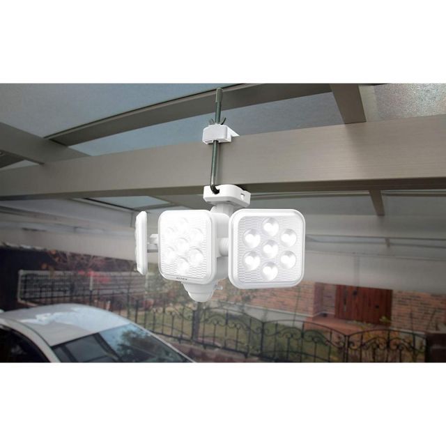 ムサシ RITEX フリーアーム式 LED センサーライト 5W×3灯 乾電池式 LED-320 ホワイト センサーライト 防犯 防犯対策 SKLAD-KIRPICHA_RU