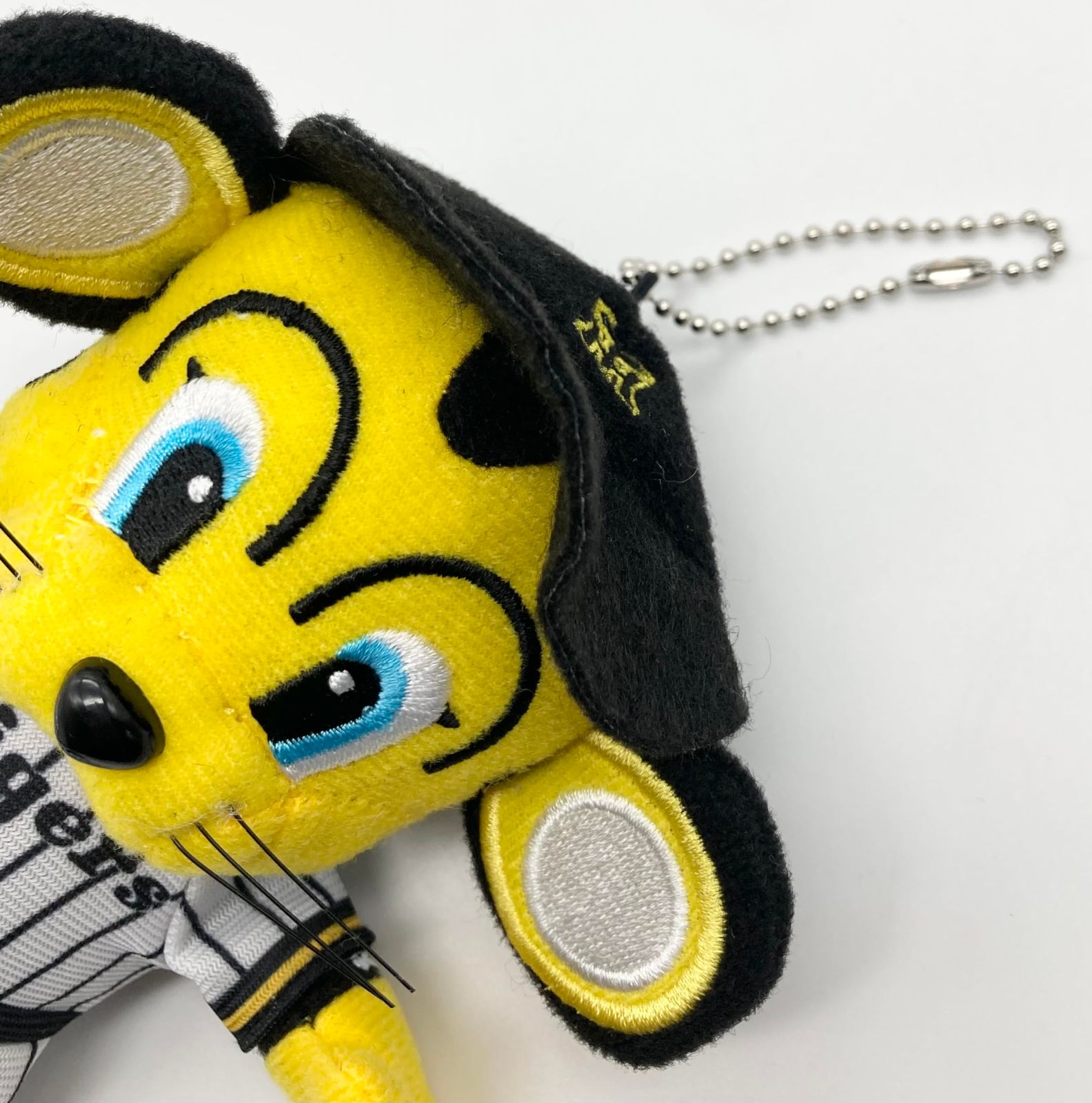 阪神タイガース マスコットピンバッジ トラッキー、キー太、ラッキー