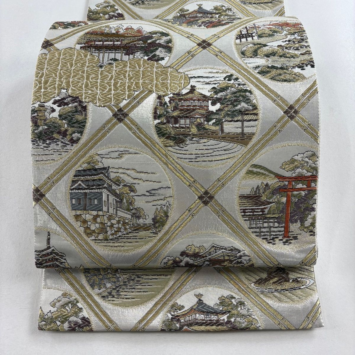 激安先着 袋帯 【中古 正絹 六通 灰色 箔 金糸 雲文 建物 秀品 美品 着物・浴衣
