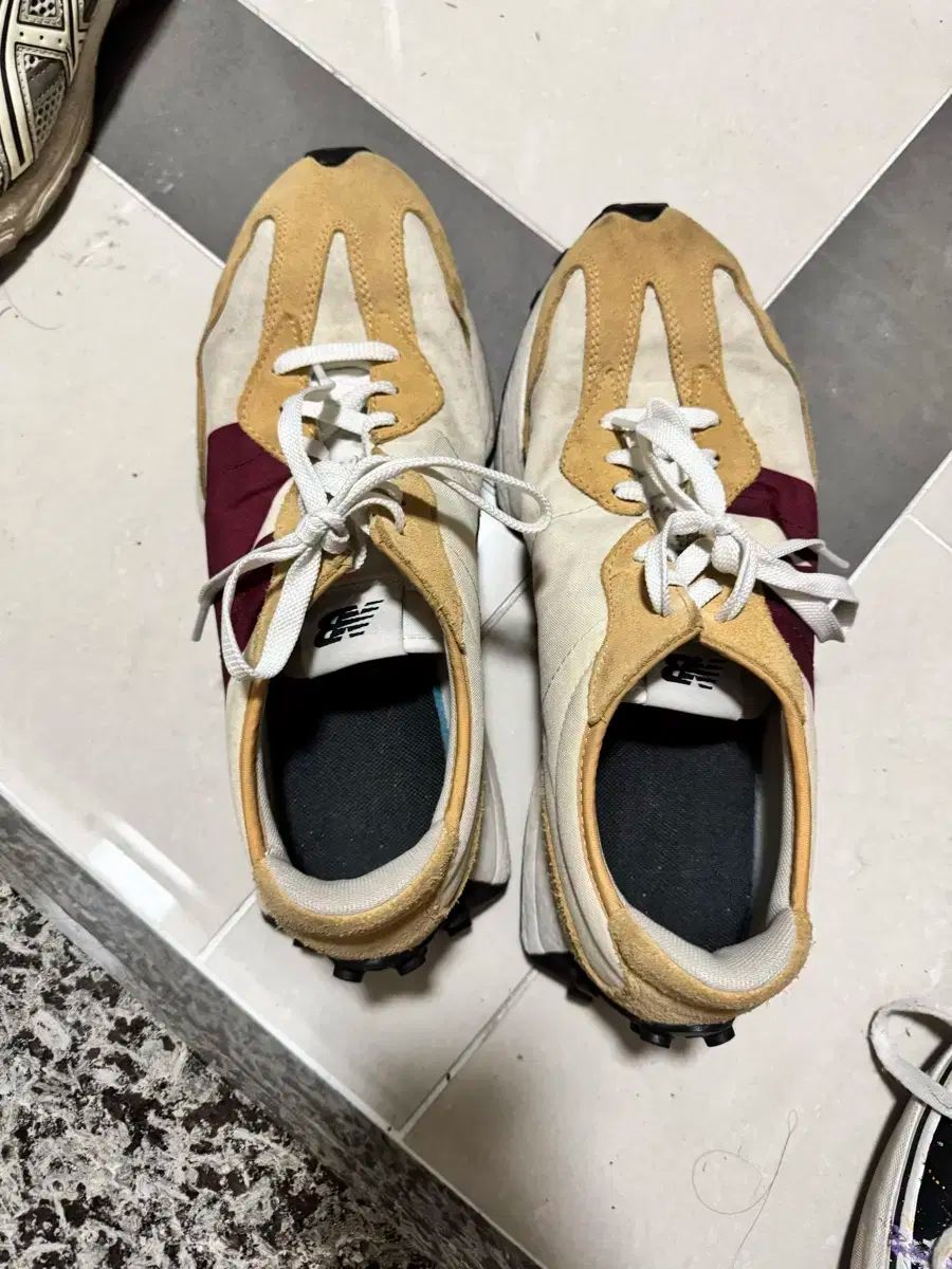 【雷市場（ポンジャン）商品韓国直送】 New Balance(ニューバランス) 327 280