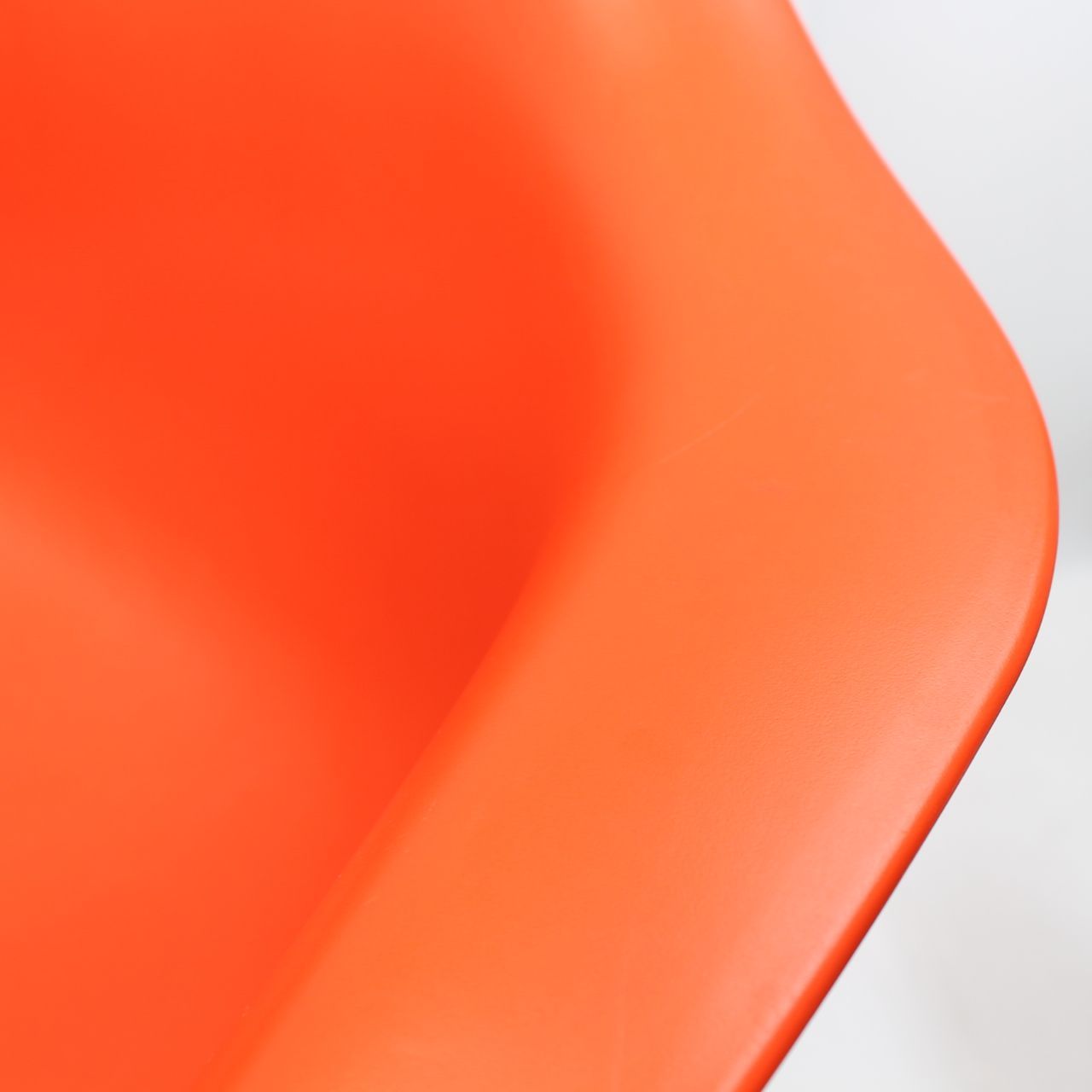 アームシェルチェア