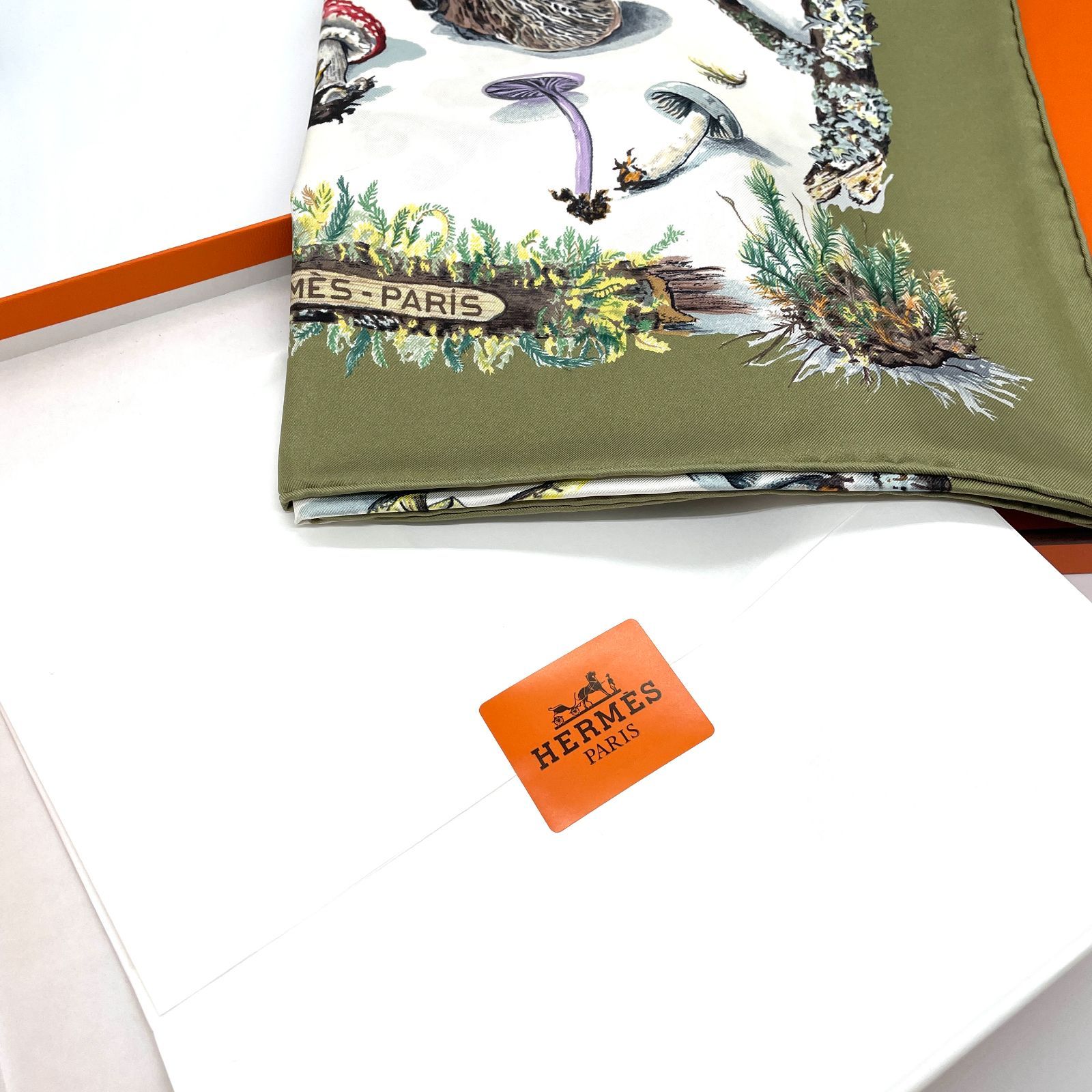 HERMES エルメス スカーフ カレ90 シャンピニオン キノコ HERMES - HERMES エルメス スカーフ カレ90 シャンピニオン