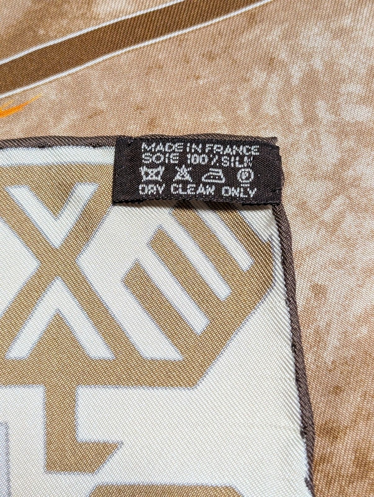 ほぼ新品 HERMES カレ 90 WAKO NI インディアンガール シルクスカーフ