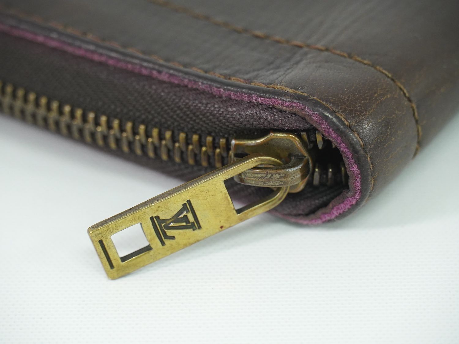 ルイヴィトン ユタ ジッピーオーガナイザー M97025 カフェブラウン