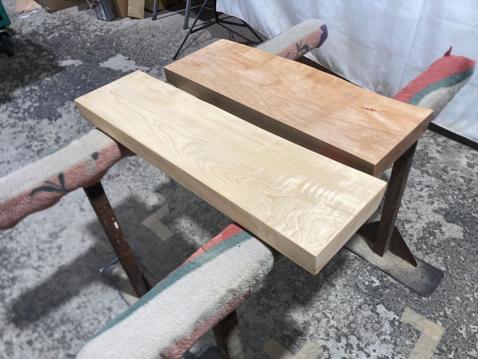 トチ9232-9233 トチの木 2枚口 一枚板無垢 乾燥材 カウンター 棚 テレビ台 カウンター センターテーブル 窓台 橡 栃 MARWIL-DEMENAGEMENTS_CH