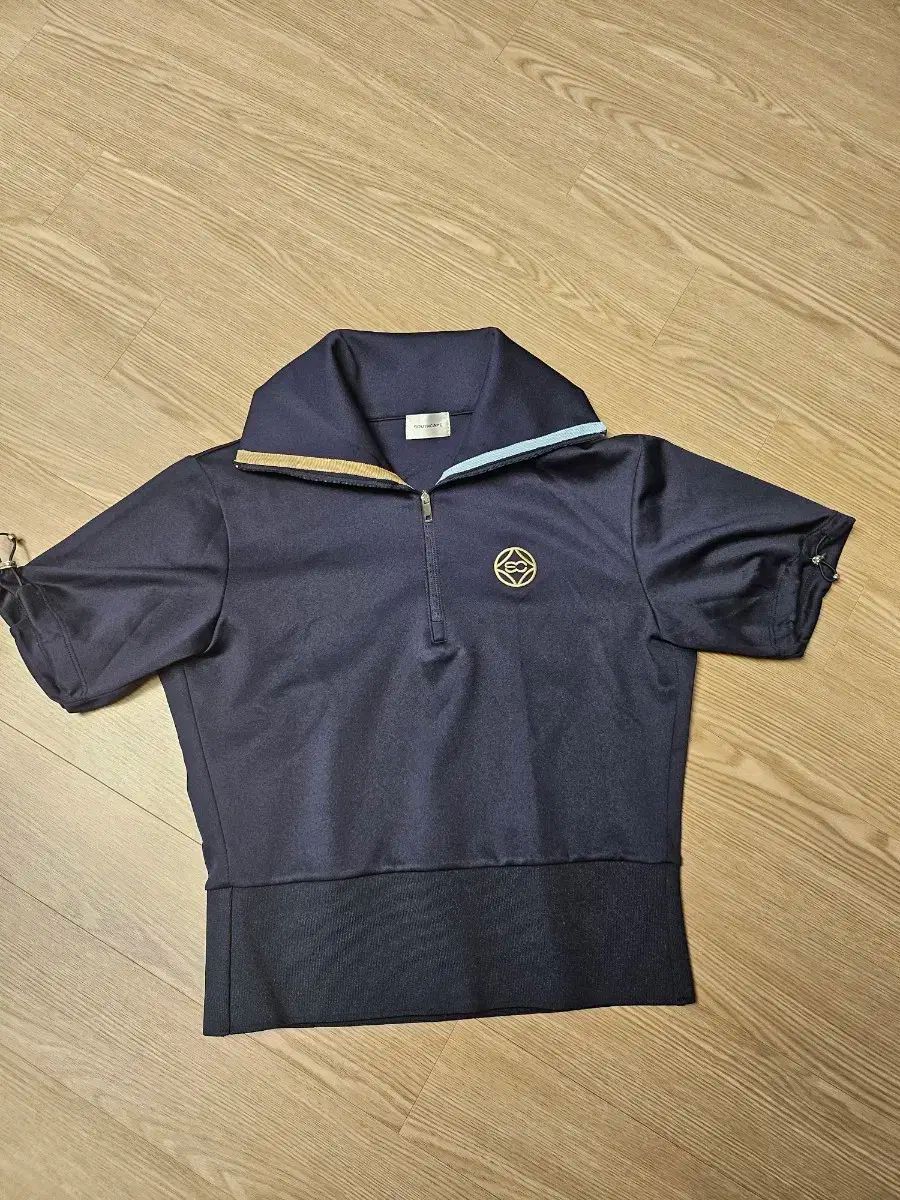 女性用ゴルフ半袖シャツ