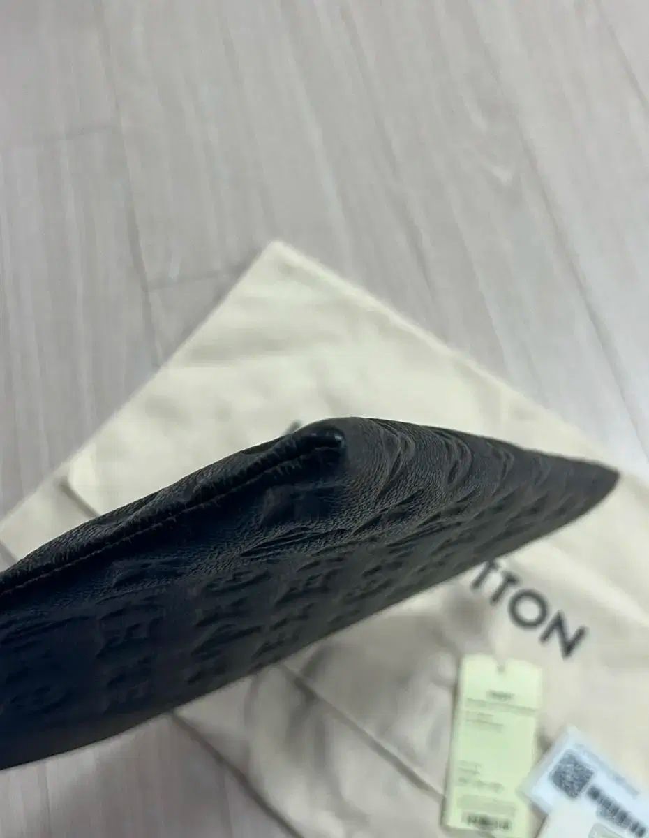 CELINE セリーヌ】クラッチバッグ セカンドバッグ クロコ型押し 黒