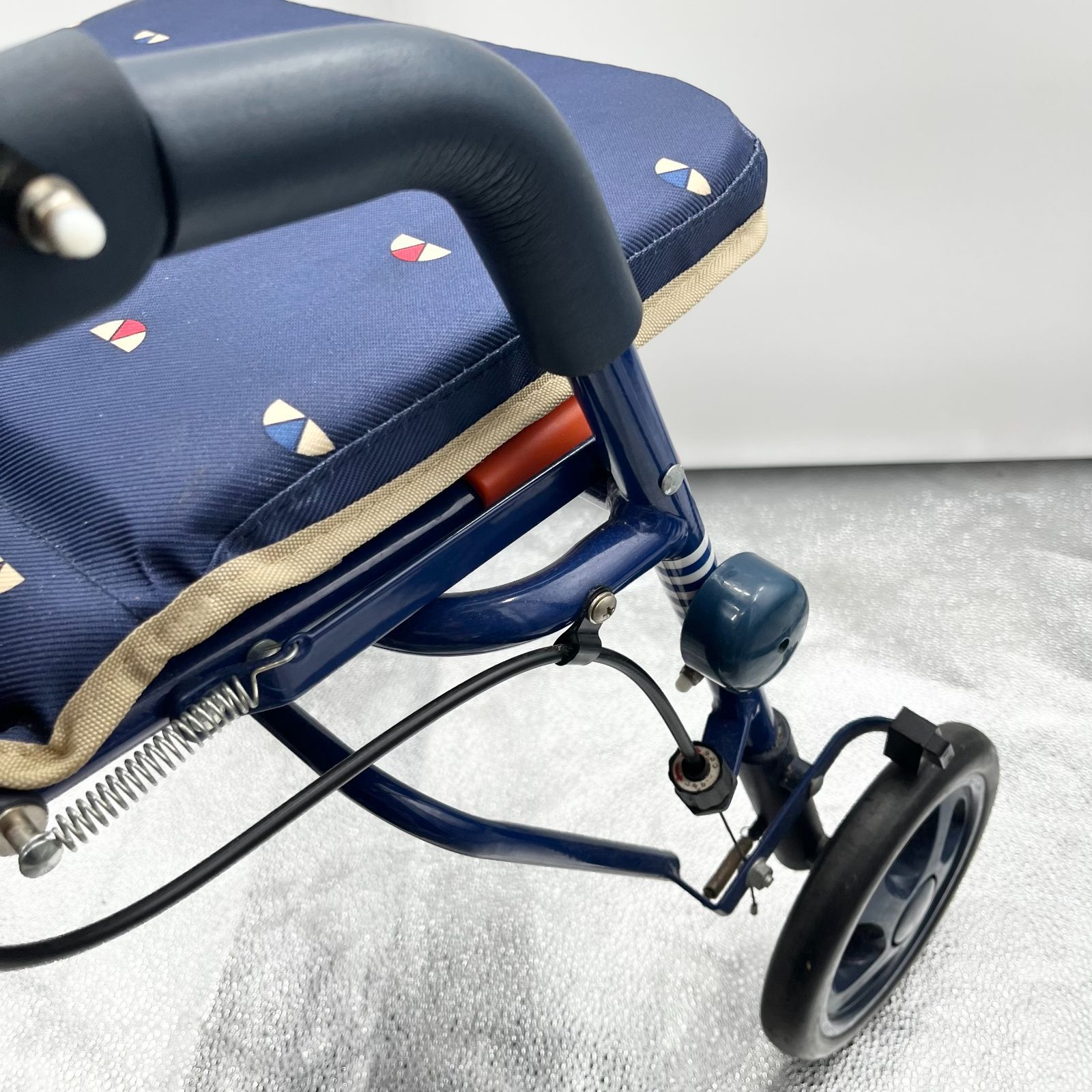 actmore アクトモア ファイン Sトール シルバーカー 歩行補助