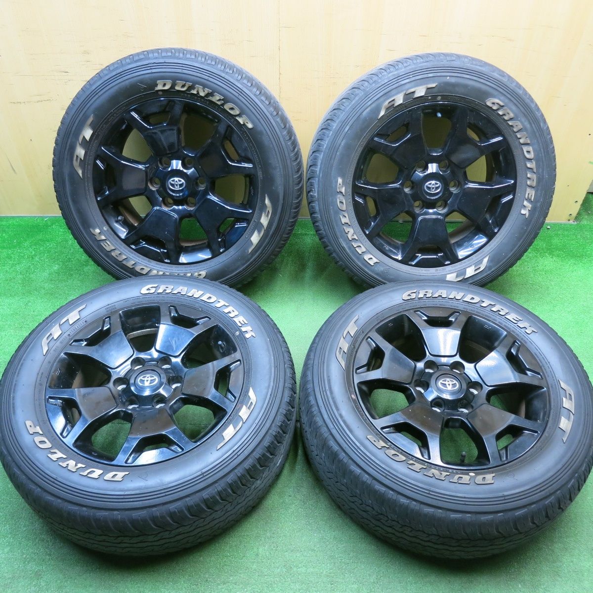 265/60R18 4本 ハイラックス ブラックラリーエディション 純正タイヤ