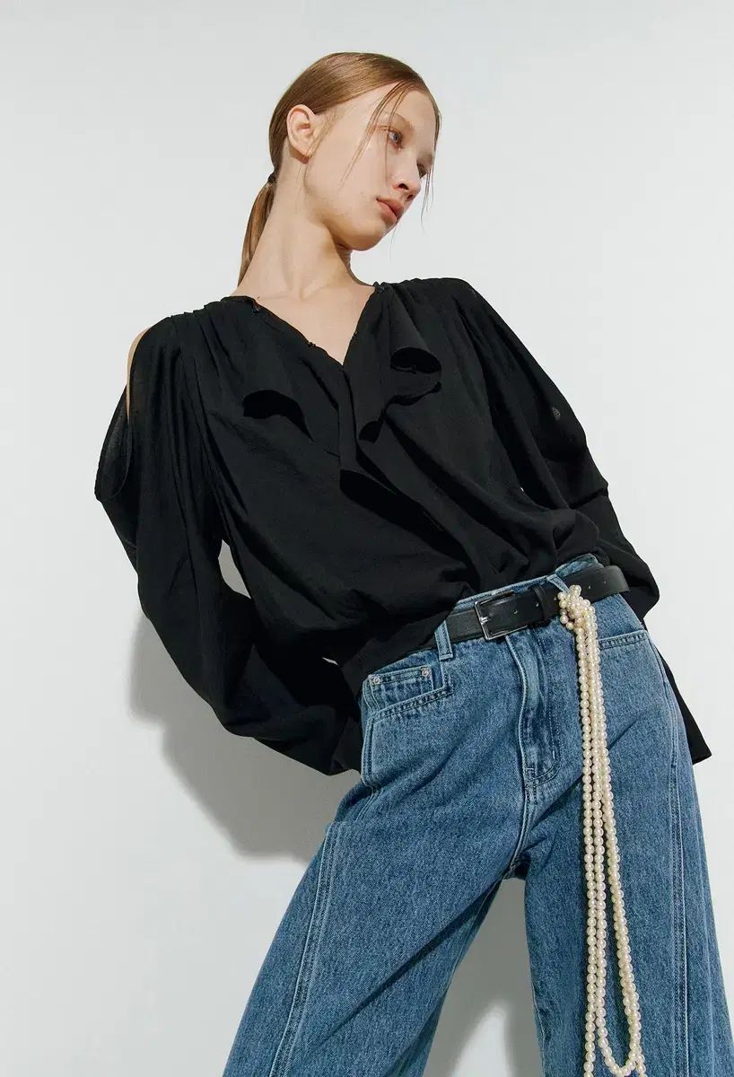 ORR カットアウト フリル ブラウス