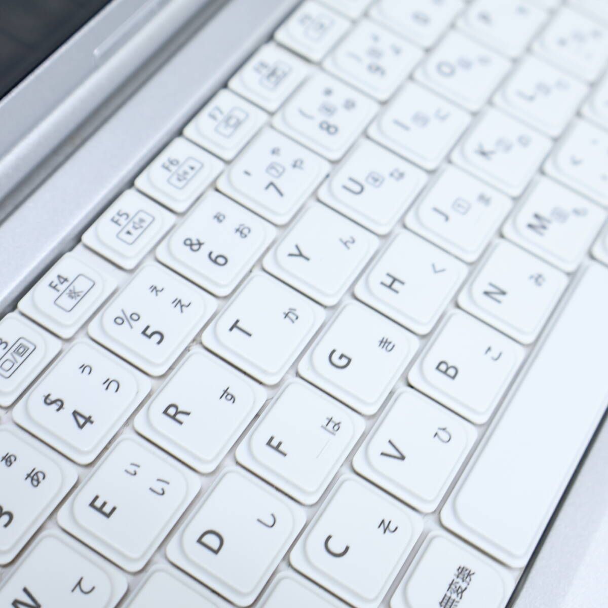 高性能i5＆爆速SSD/メモリ8GB✨カメラ付 すぐ使えるパソコンPC 高性能ノートパソコン第8世代 i5 高速SSD512 12.5型T106