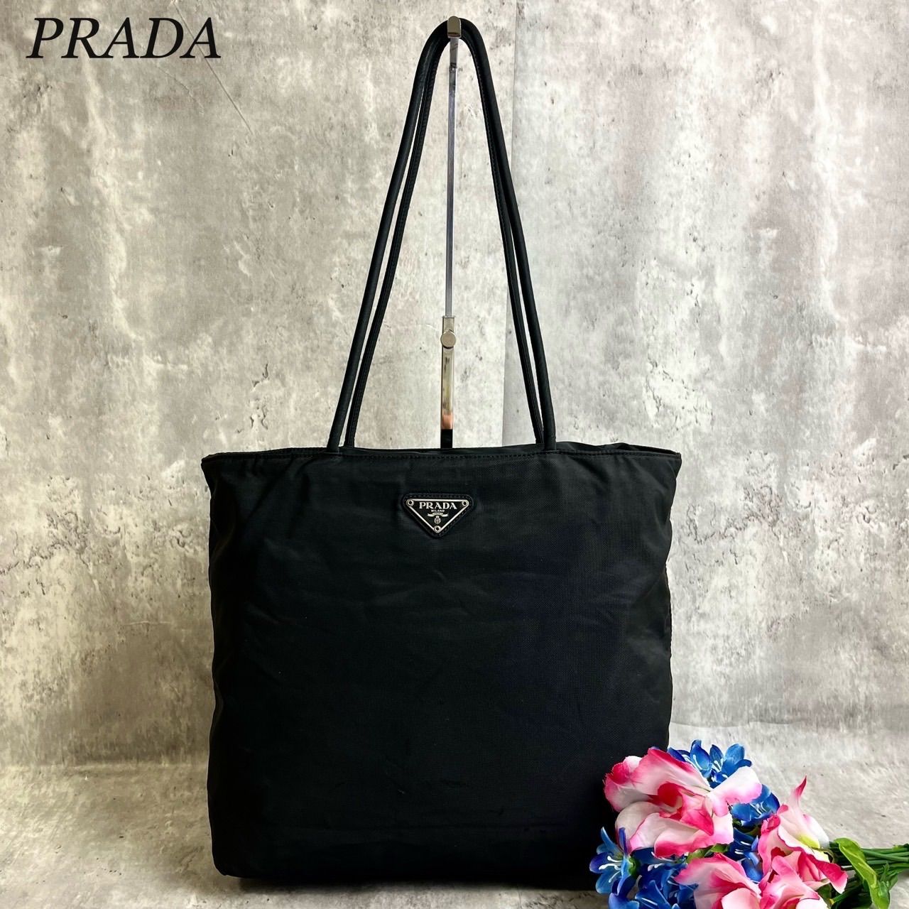 ✨良品✨ PRADA プラダ トートバッグ ハンドバッグ A4サイズ収納 三角ロゴプレート トライアングル シルバー金具 総柄 白タグ 肩掛け テスート ナイロン レディース ブラック 黒色 - メルカリ