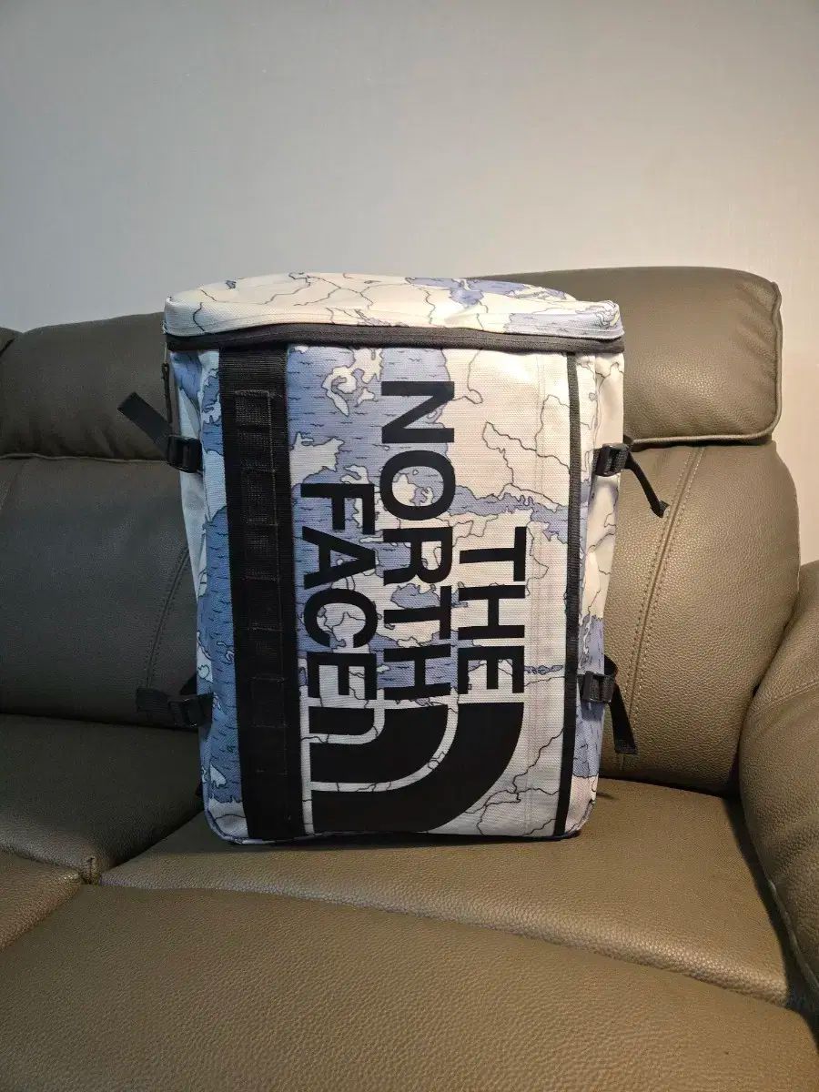 ◇美品◇ 松文 白高麗ぐい呑み 井高帰山 工場 帰山作 酒器 盃 Lucario