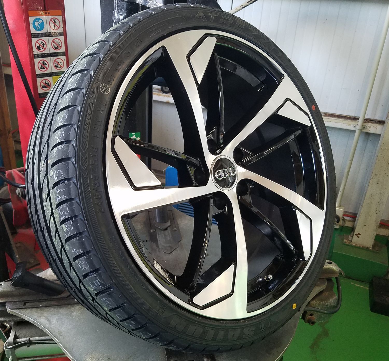 新品 Audi アウディ A5(8T) A6(4F/4G) A7(4G) 20インチ 新品 タイヤ