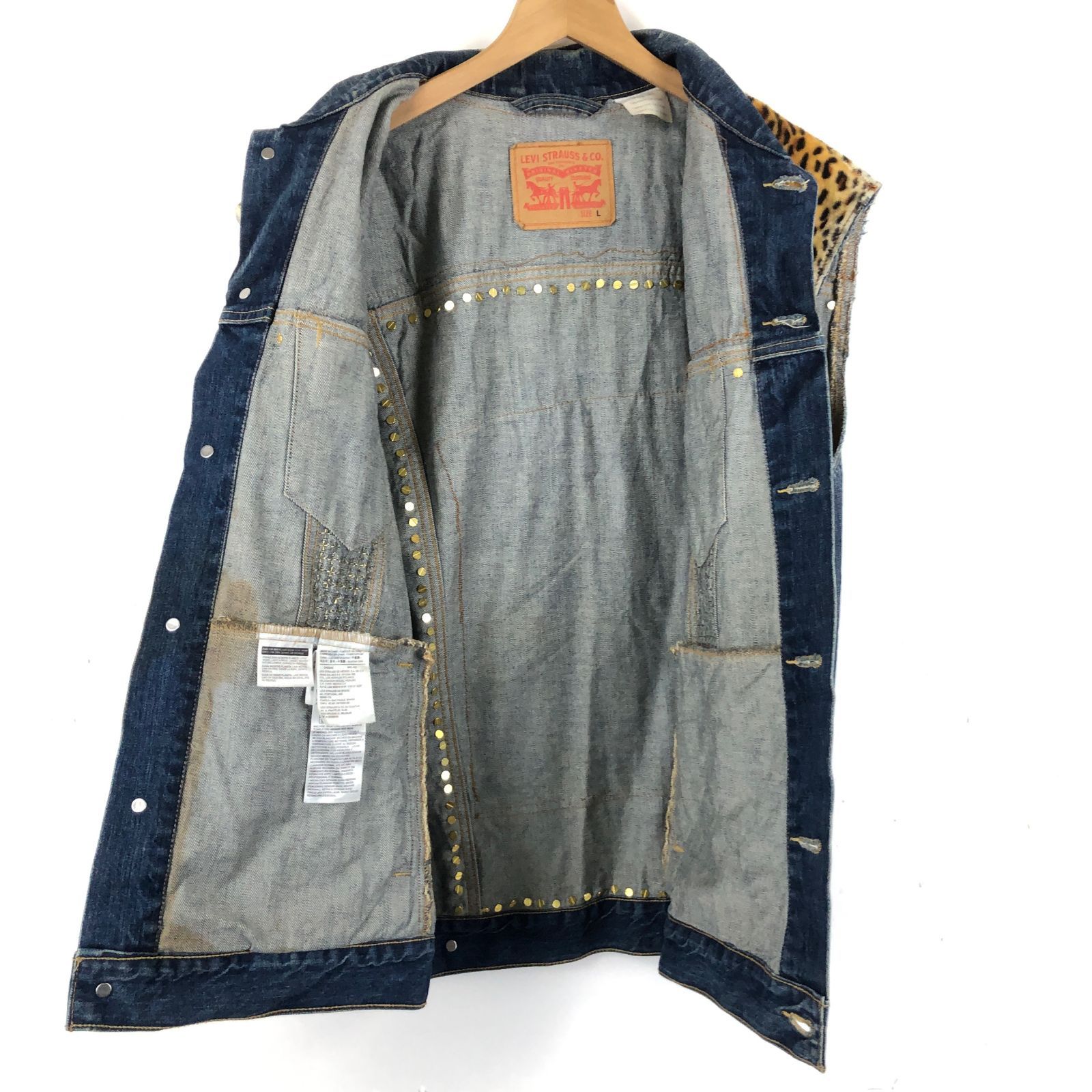 Levi's リーバイス デニムベスト スタッズカスタム バックパッチ レオパード柄 ブルー系 メンズ L 古着 n047623 - メルカリ