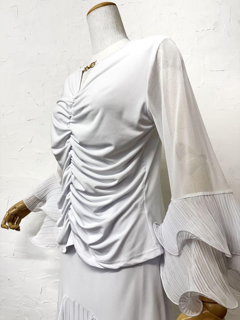 新品　ホワイト フリル　プリーツ　セットアップ　ツーピース　ｄ023 新品 ホワイト フリル プリーツ セットアップ ツーピース d023