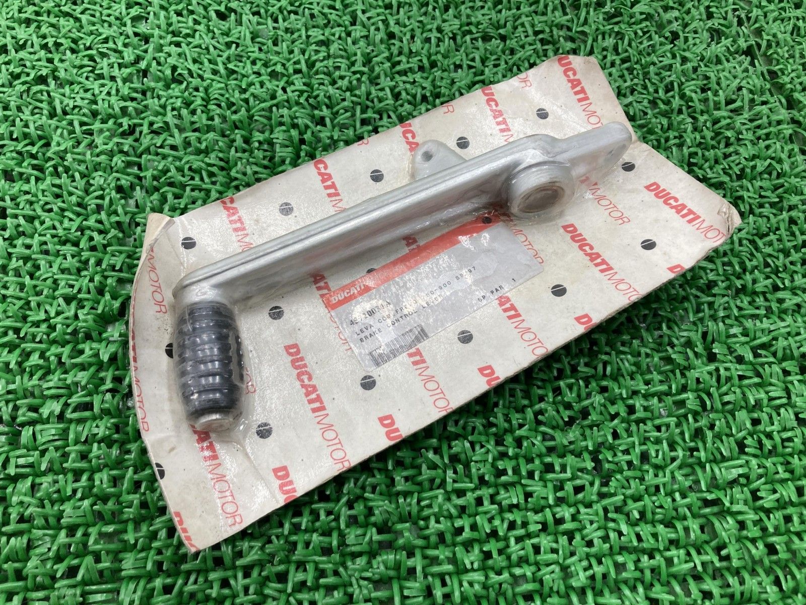 900SS ブレーキペダル 在庫有 即納 ドゥカティ 純正 新品 バイク 部品