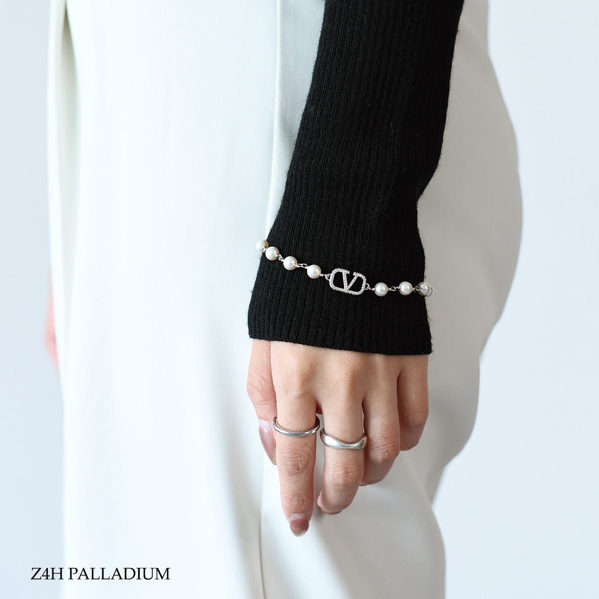 VALENTINO ヴァレンティノ バレンチノ ブレスレット アクセサリーJ0G16 