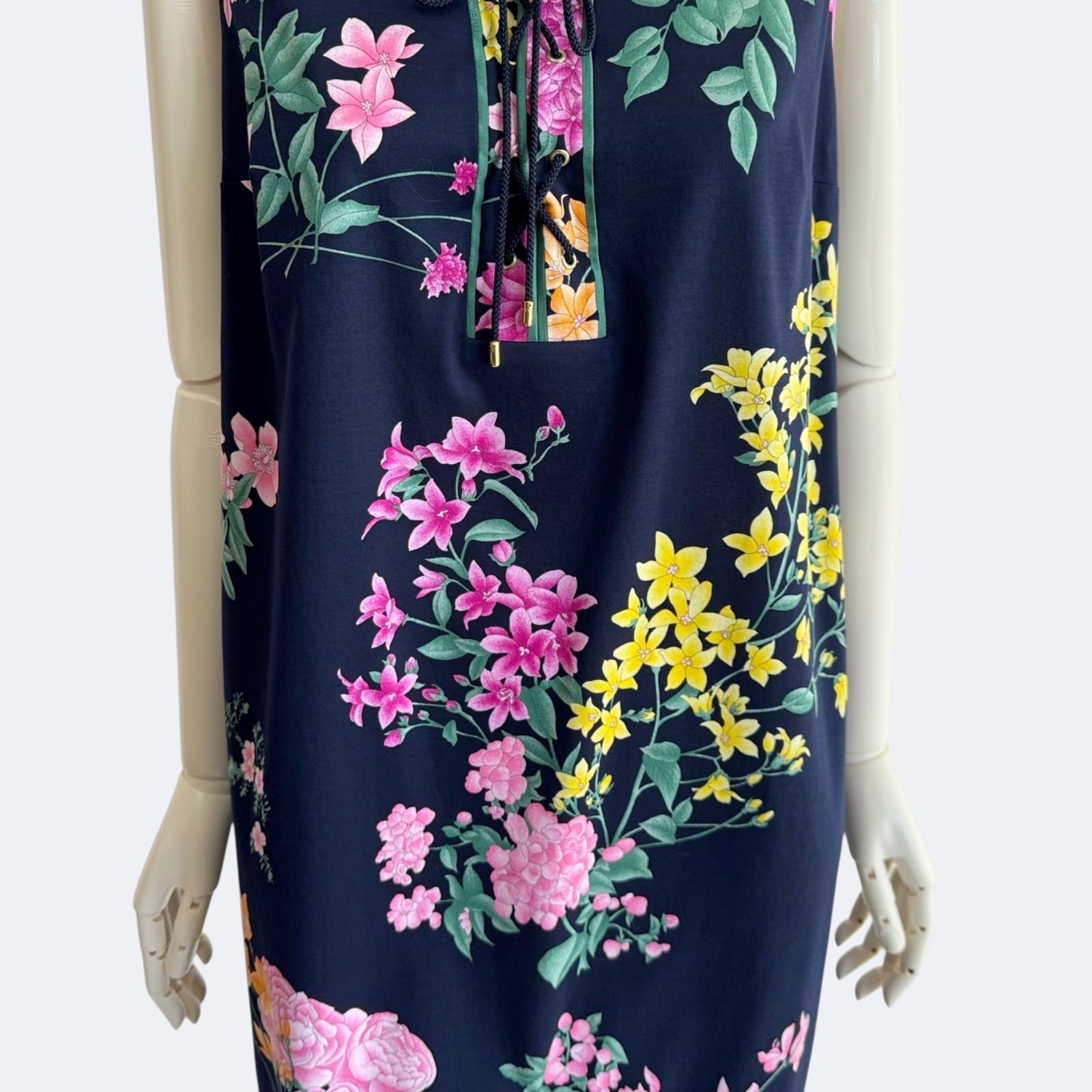 （レオナール）ネイビー アルファベット 花柄 ワンピース 中古・古着通販】LEONARD (レオナール) 花柄ワンピース ネイビー
