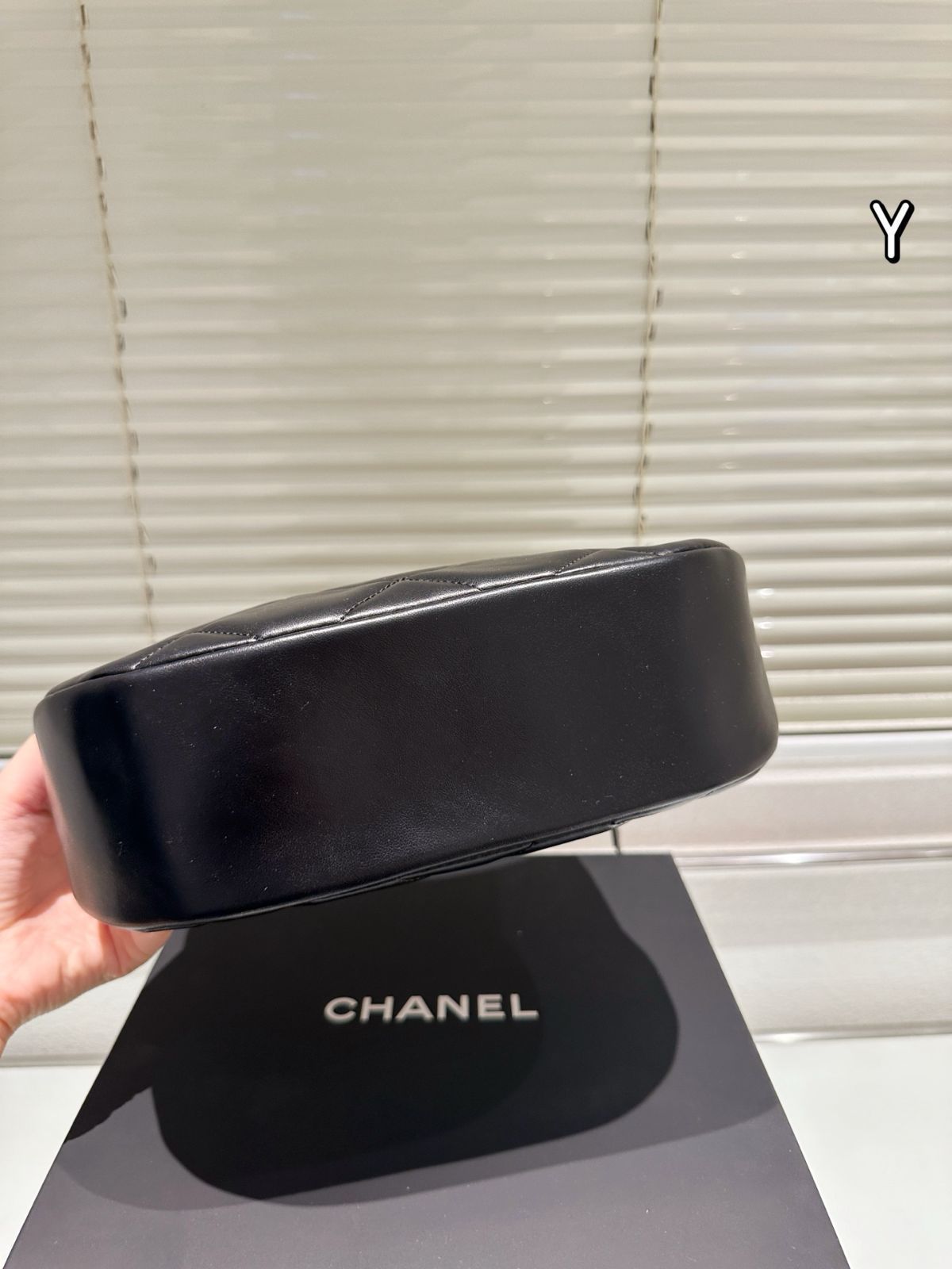 【上品なアンティーク調】★CHANEL★HOBO バッグ★25A限定 CHANEL 2025年春夏】可愛いだけじゃない！実用性を兼ね備えた