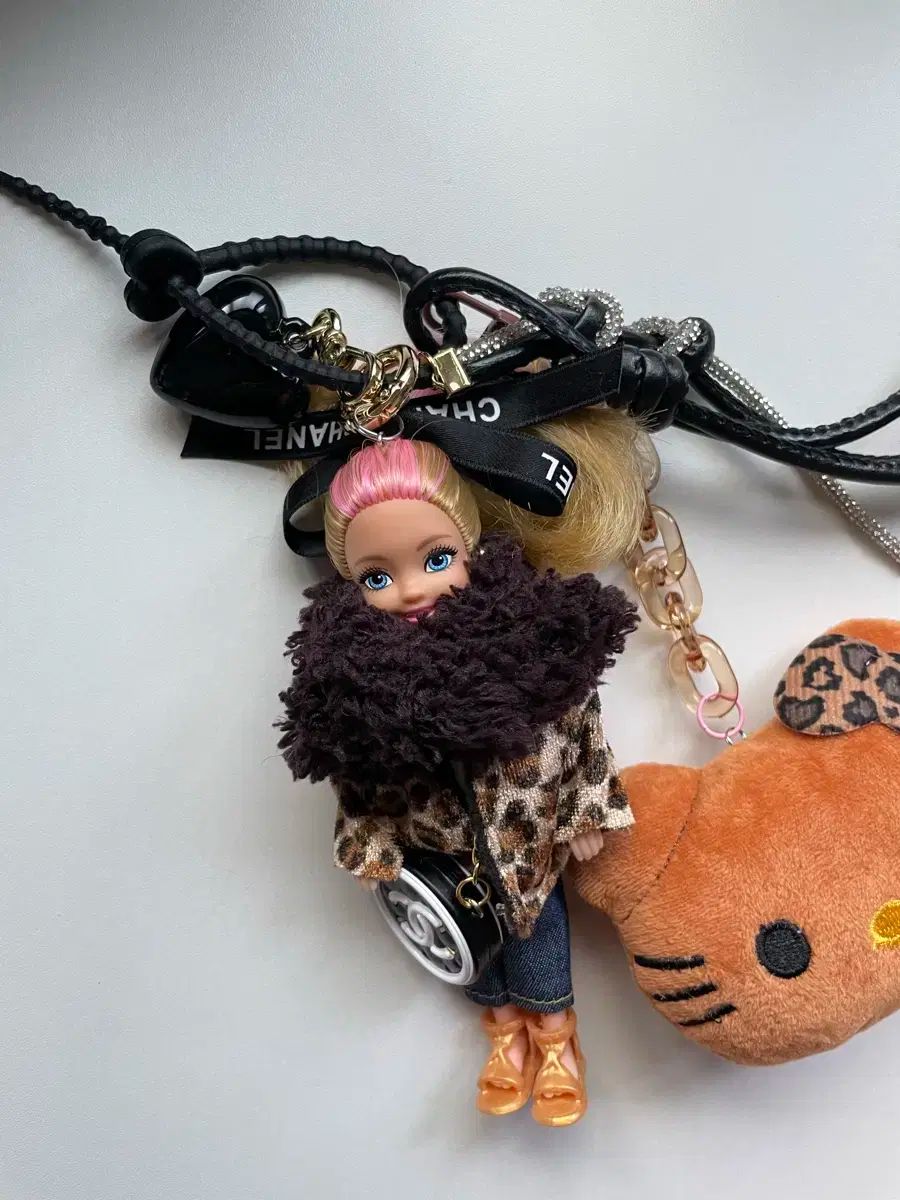 マテル バービーキーホルダー レオパード ハローキティ チェルシーキーホルダー バービー人形 バッグキーホルダー キーホルダー キーリング 小物