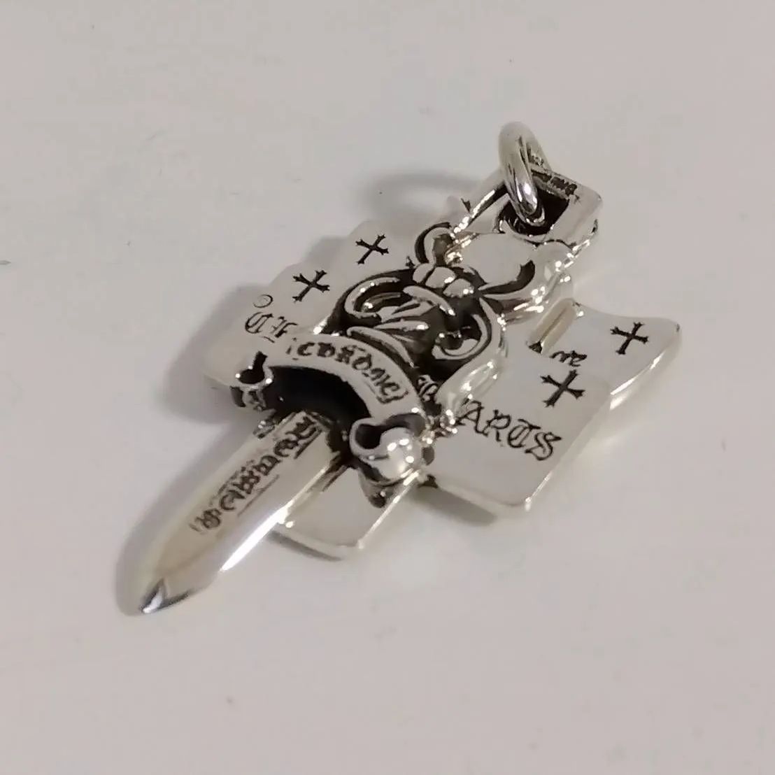 新品同様品☆CHROME HEARTS クロムハーツ 3TRINKETS/スリートリンケッツペンダント シルバーネックレストップ SV.925 -  メルカリ