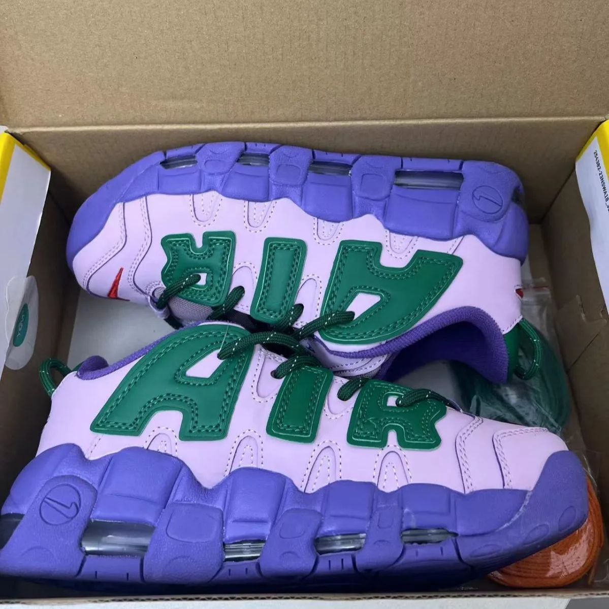 新品未使用ナイキ AMBUSH x Nike Air More Uptempo Low “Lilac スニーカー