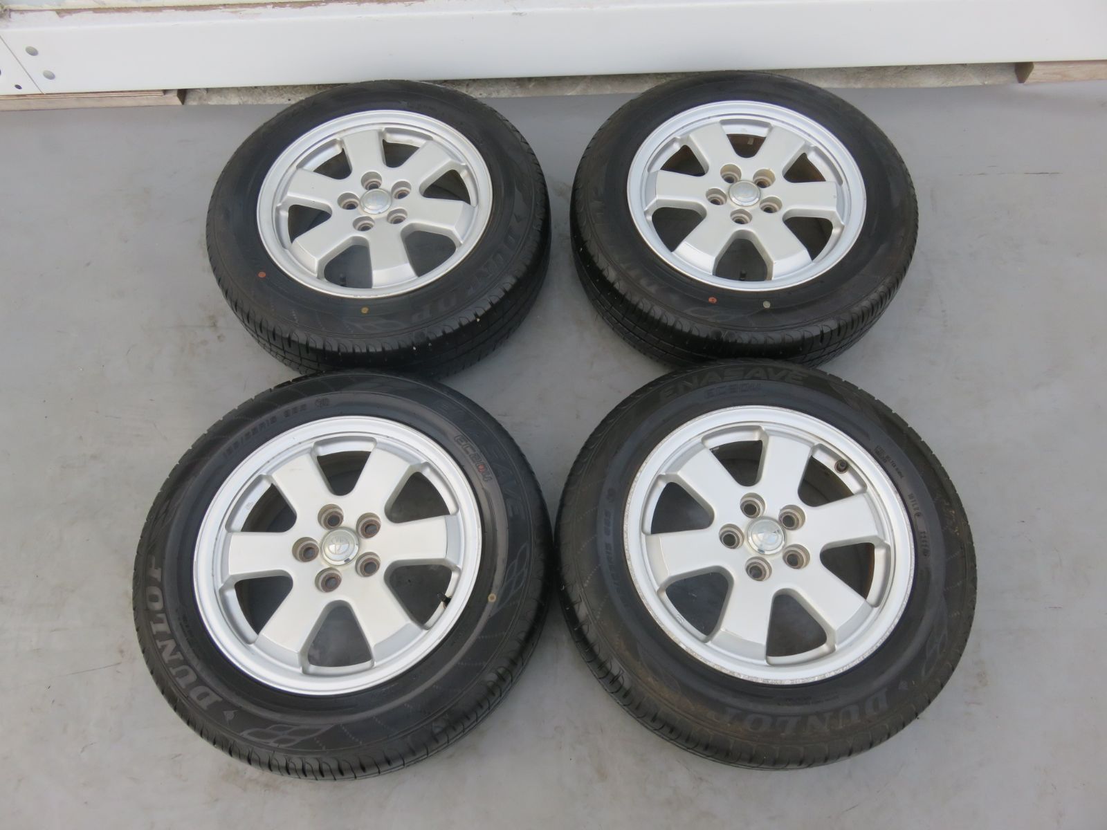 185/65R15 新品未使用 タイヤ 4本セット 送料無料！15インチ タイヤ 185&frasl;65r15 4本セットの通販