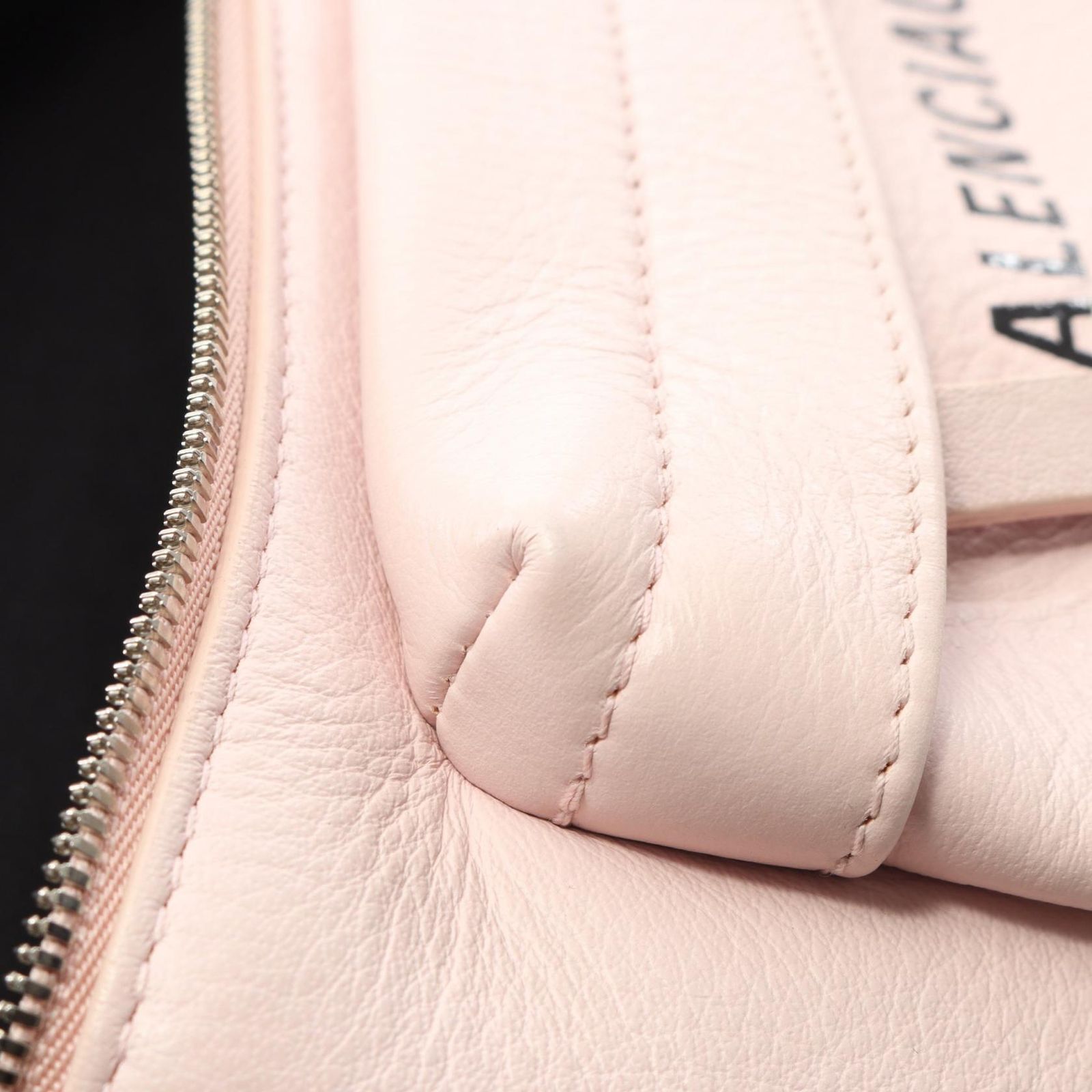 極美品　BALENCIAGA エブリデイ ウエストバッグ　a365 BALENCIAGA バレンシアガ ボディバッグ ウエストポーチ