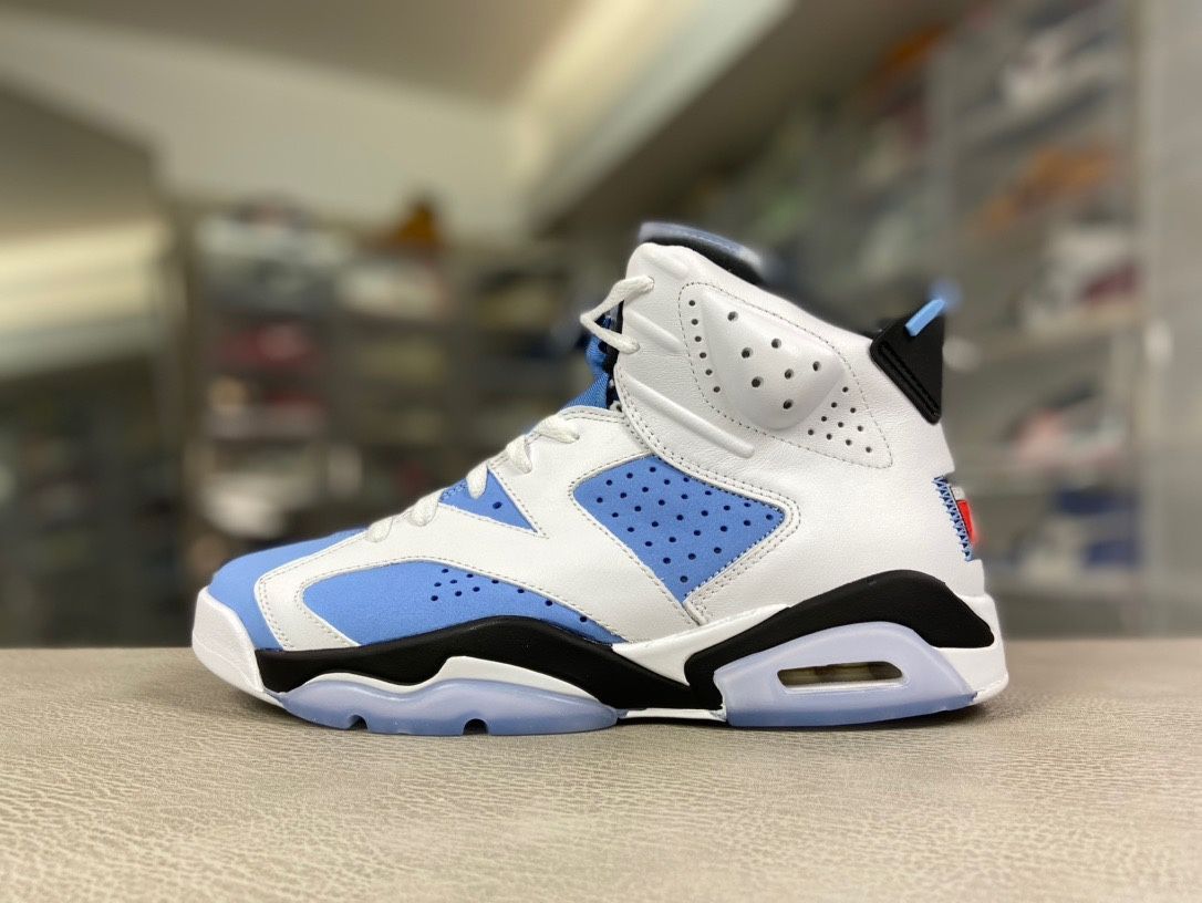 ナイキ NIKE エアジョーダン AIR JORDAN 6 UNC スニーカー