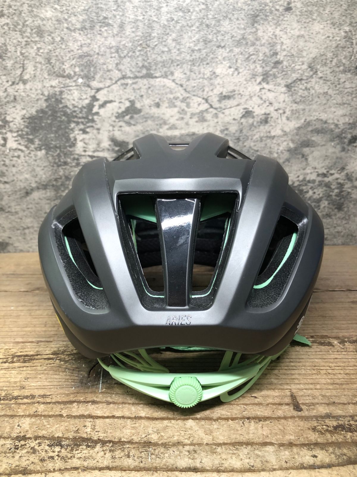 JH479 ジロ GIRO アリーズ スフェリカル ARIES SPHERICAL ヘルメット L 黒緑 Mips ※2022年9月製造