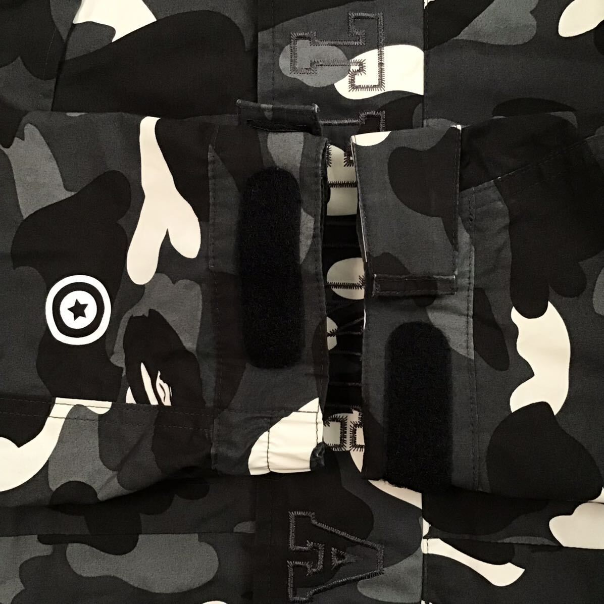 ☆蓄光 スノボ ジャケット Mサイズ a bathing ape shark snow ☆蓄光 スノボ ジャケット Mサイズ a bathing ape shark snow