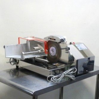 100V