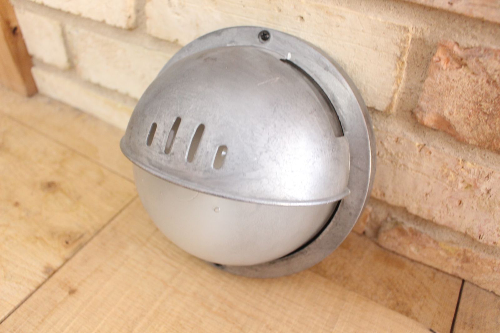 インダストリアル照明