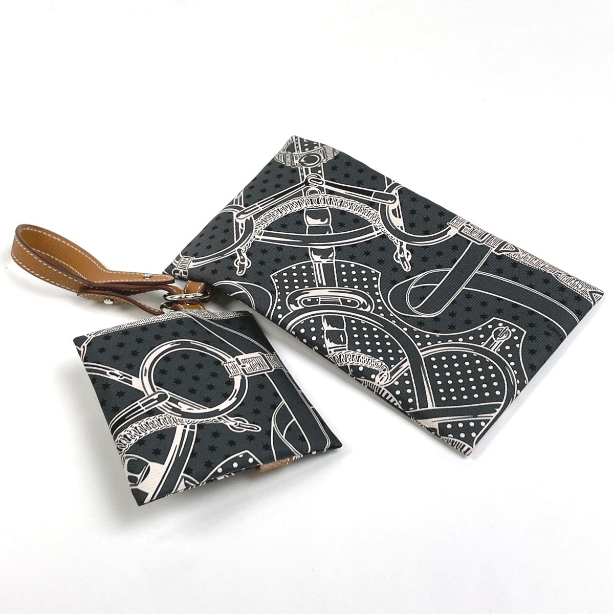 エルメス HERMES アヴェックソワ ポケット コンパクト バッグチャーム ポーチ シルク グリ ミスティ ゴールド レディース