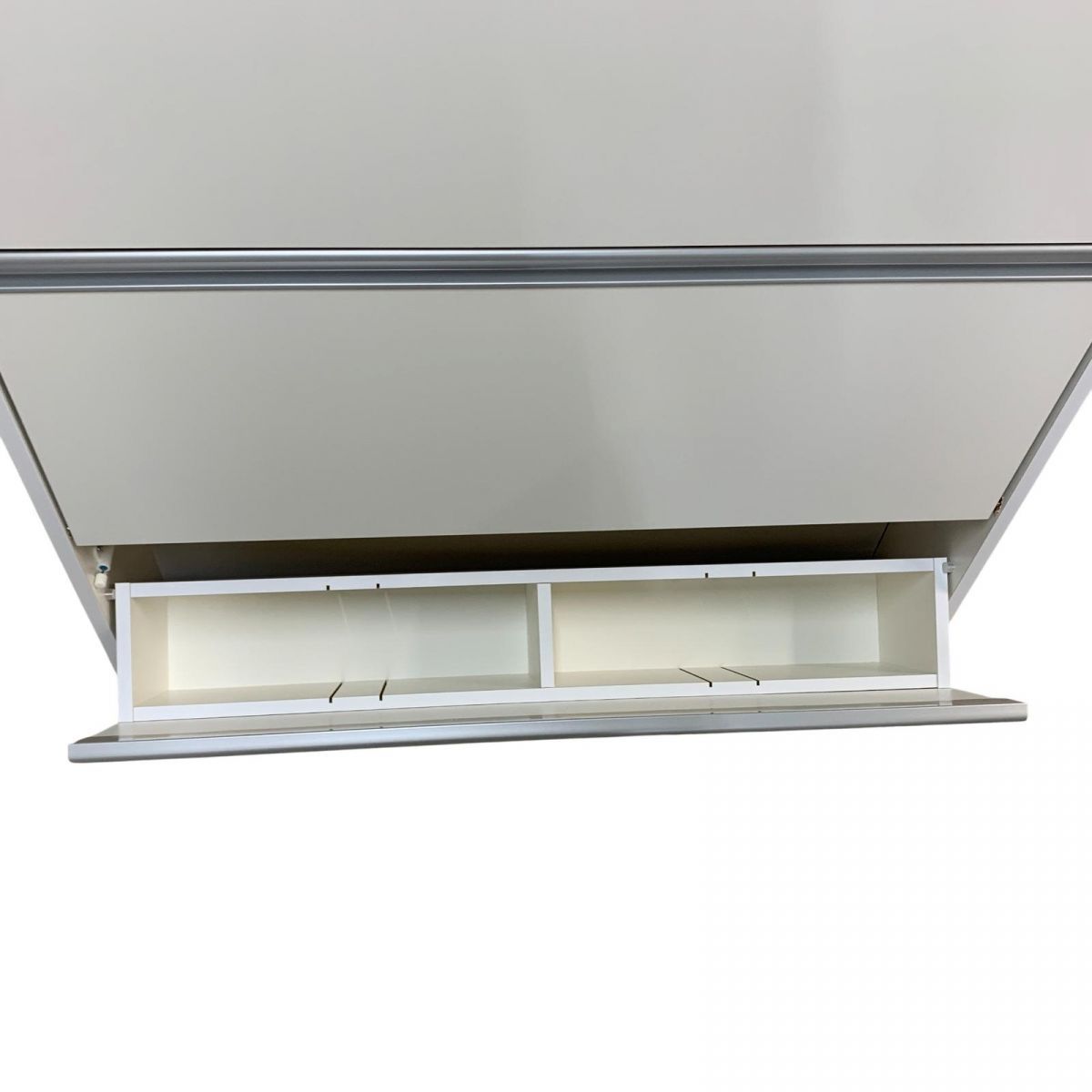 川口工器 ホワイト