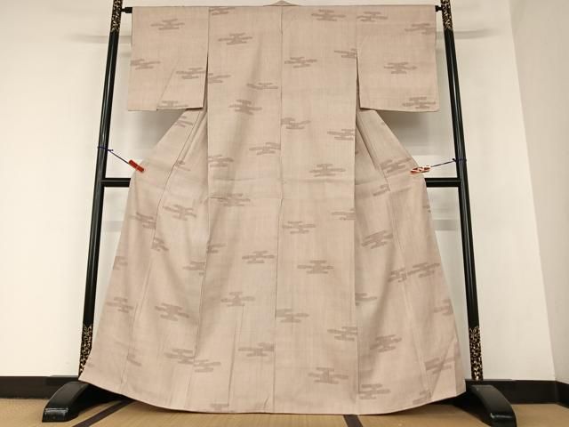 平和屋着物 本場結城紬 重要無形文化財 エ霞文 飛び亀甲柄 正絹 AABA0284zg