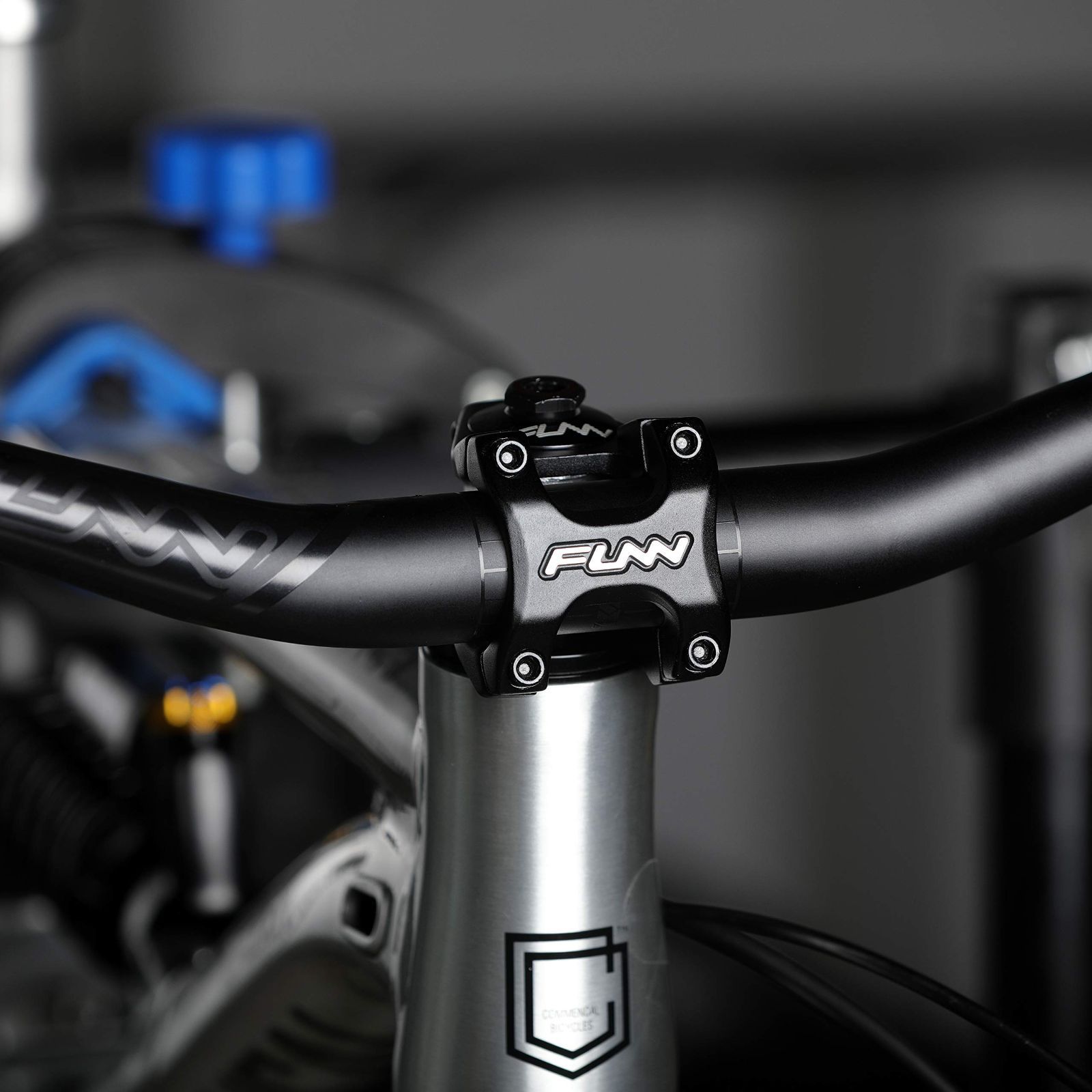 自転車 マウンテンバイク