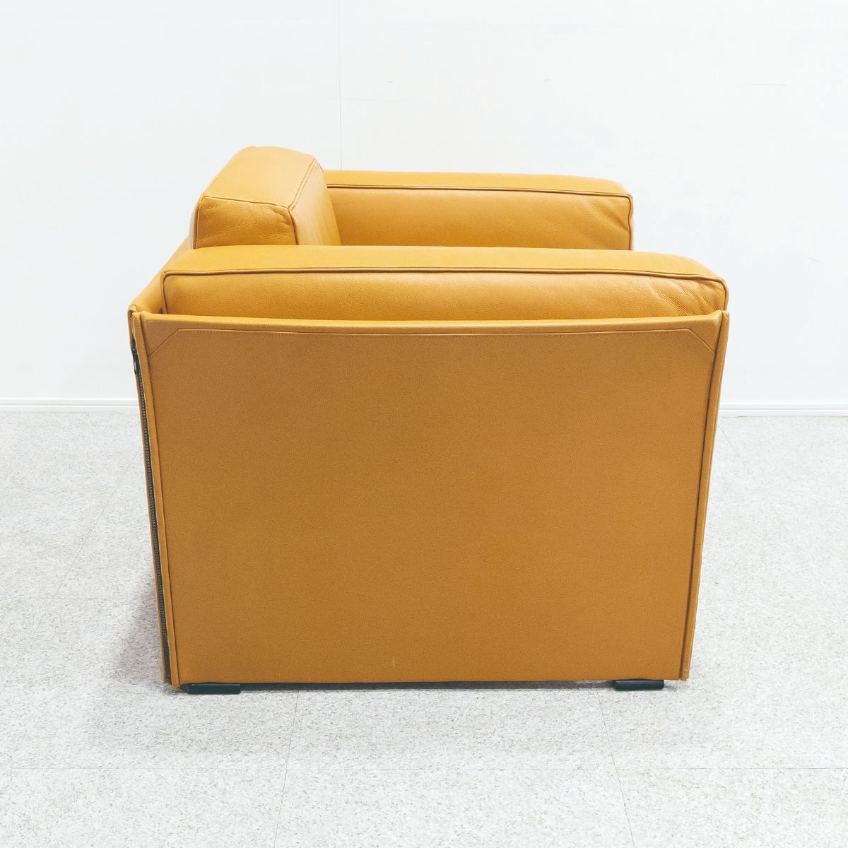 展示品】Cassina カッシーナ 405 DUC デュック 1人掛け ソファ 本革 