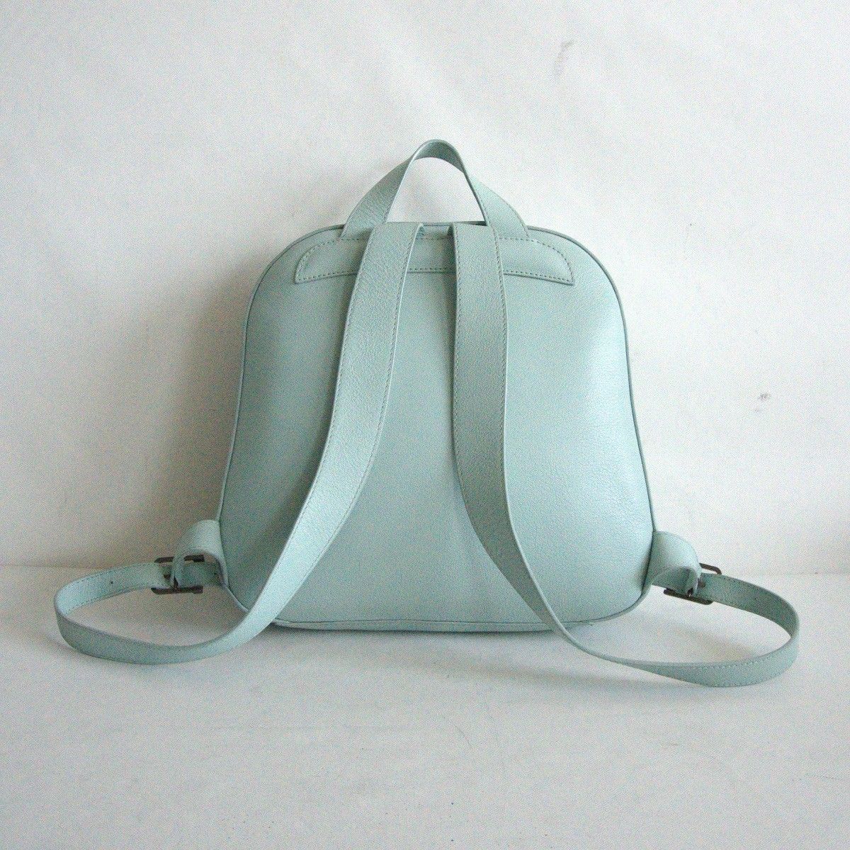 未使用級 MOTHERHOUSE カゼマトウ リュック 革 ミストグリーン Kazematou Backpack M – マザーハウス 公式サイト