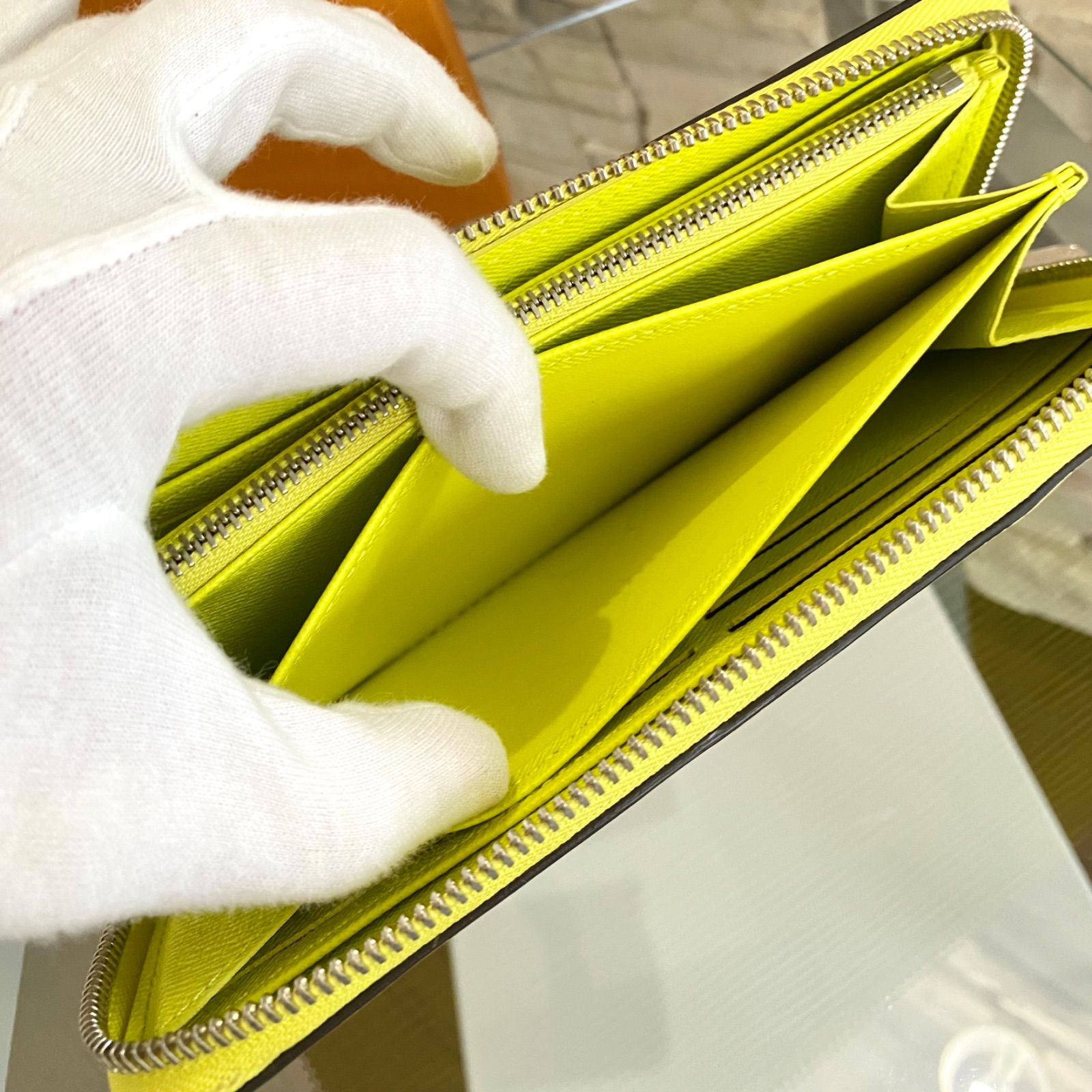 LOUIS VUITTON（ルイヴィトン）の「明日着 白x黒 EPI Popupのみ