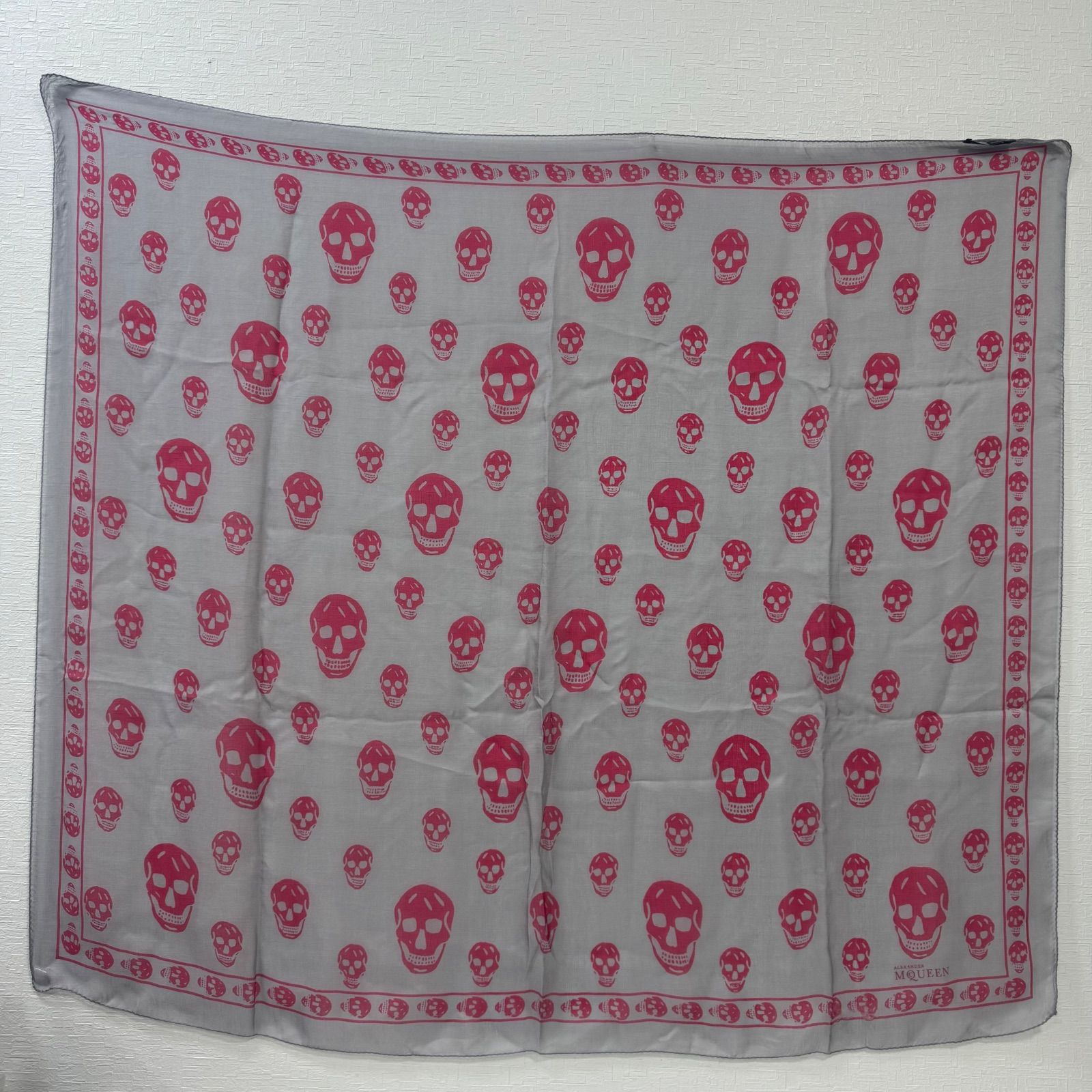 ALEXANDER McQueen アレキサンダーマックイーン グレー×レッド スカル