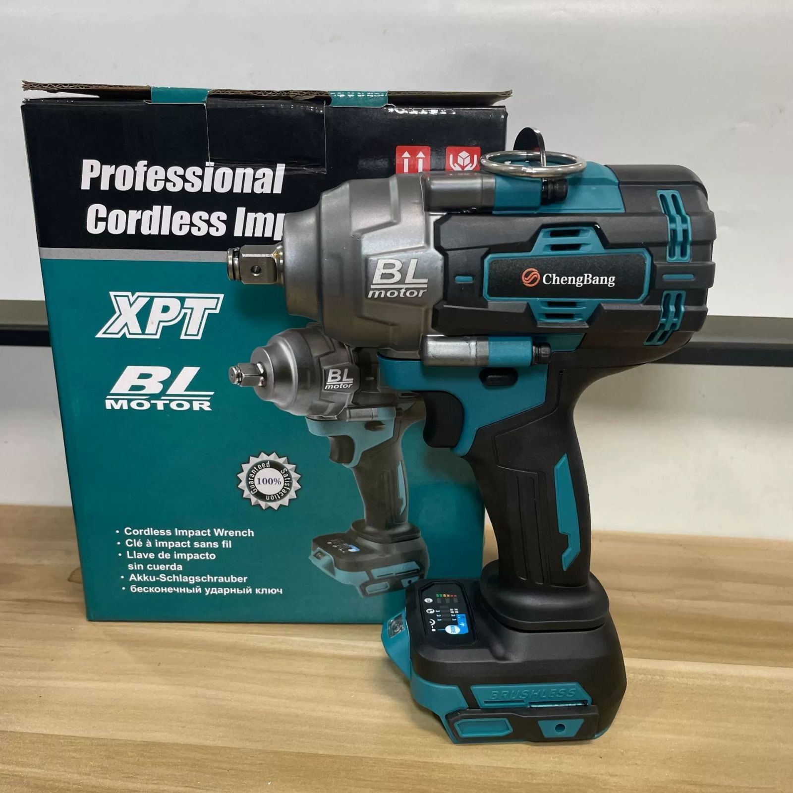 正規品 電動インパクトレンチ トルク 1000N M ブラシレスモーター搭載 マキタmakita18Vバッテリー 併用正逆転両用 LEDライト付き