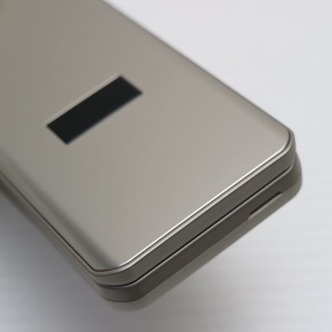 arrows ケータイ ベーシック F-41C ゴールド スマホ 白ロム 土日祝発送OK 07000 WWW_OLIVIERBERNSTEIN_COM