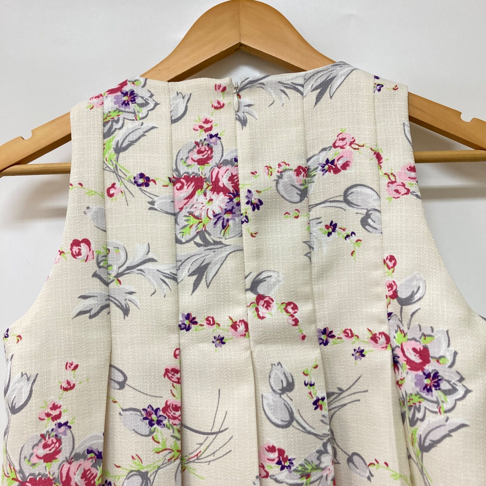 ホワイト ピンク