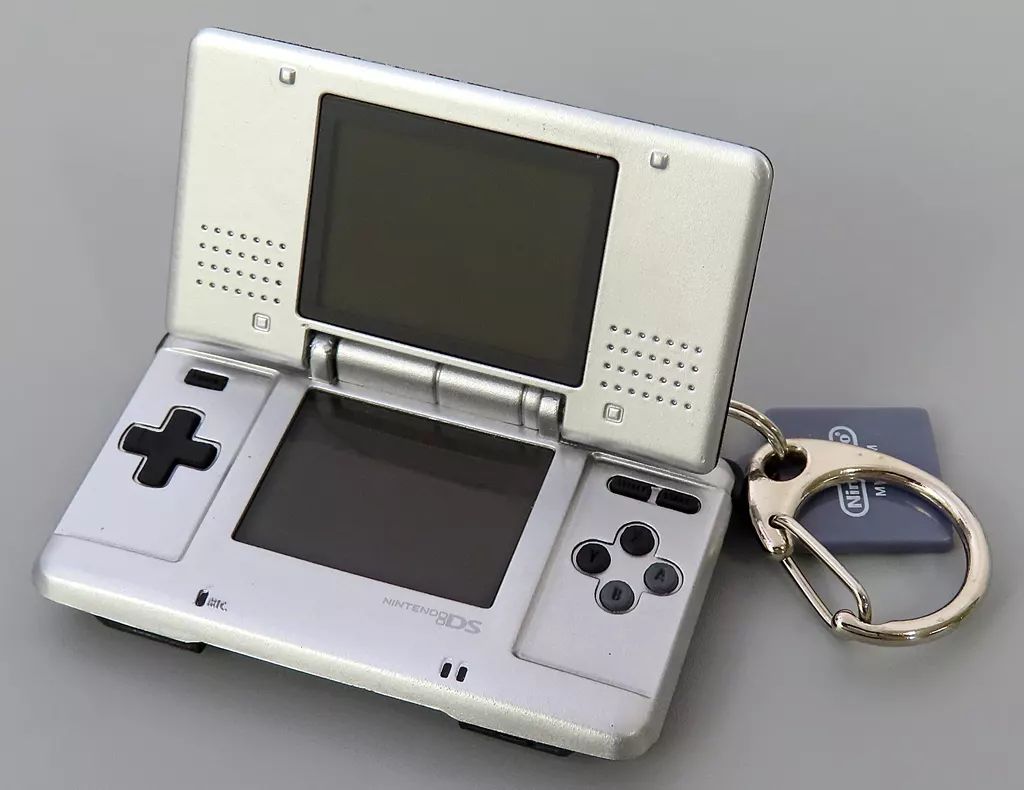 限定商品　ゲームハードキーホルダー　2000年〜2017年 ニンテンドーミュージアム 2000 - 2017 ゲームハード